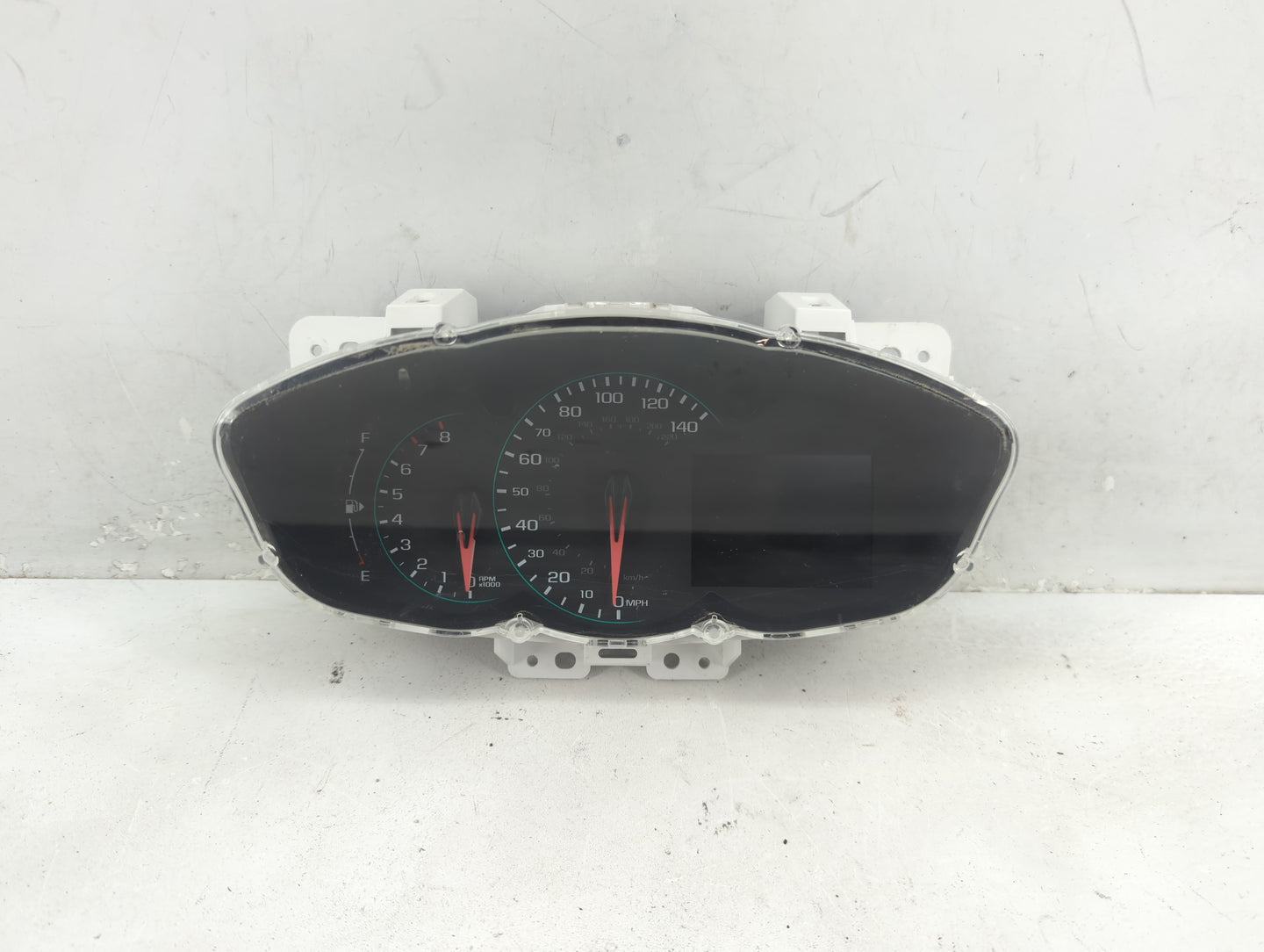2017-2018 Chevrolet Trax Instrument Cluster Speedometer Gauges P/N:42574330 Fits Fits 2017 2018 OEM Used Auto Parts - Oemuse