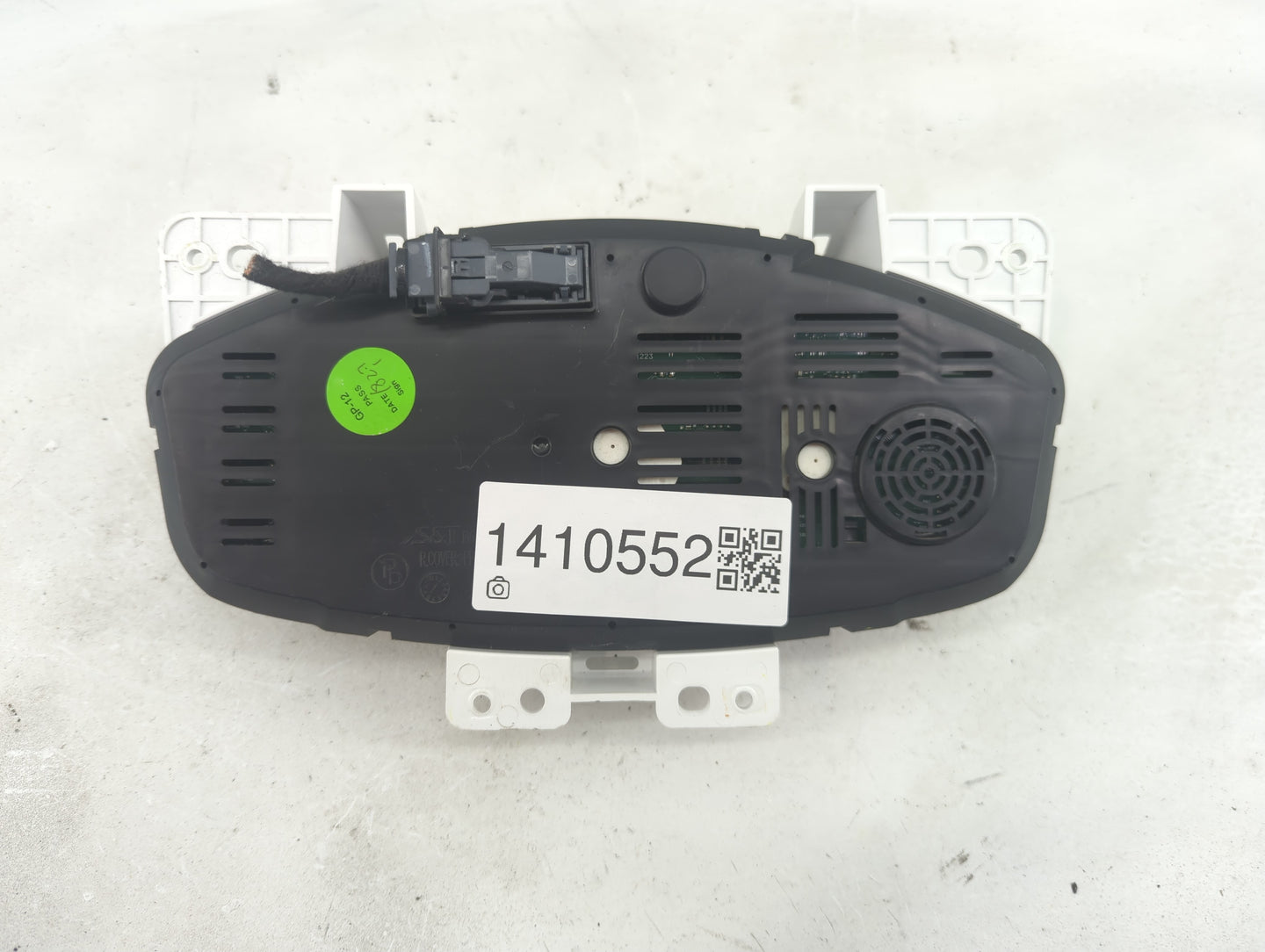2017-2018 Chevrolet Trax Instrument Cluster Speedometer Gauges P/N:42574330 Fits Fits 2017 2018 OEM Used Auto Parts - Oemuse