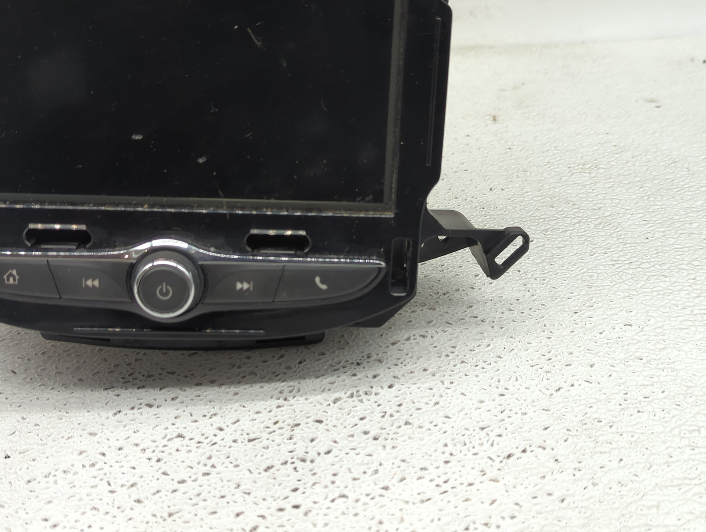 2017-2020 Chevrolet Trax Radio AM FM Cd Player Receiver Replacement P/N:84371468 Fits Fits 2017 2018 2019 2020 OEM Used Auto