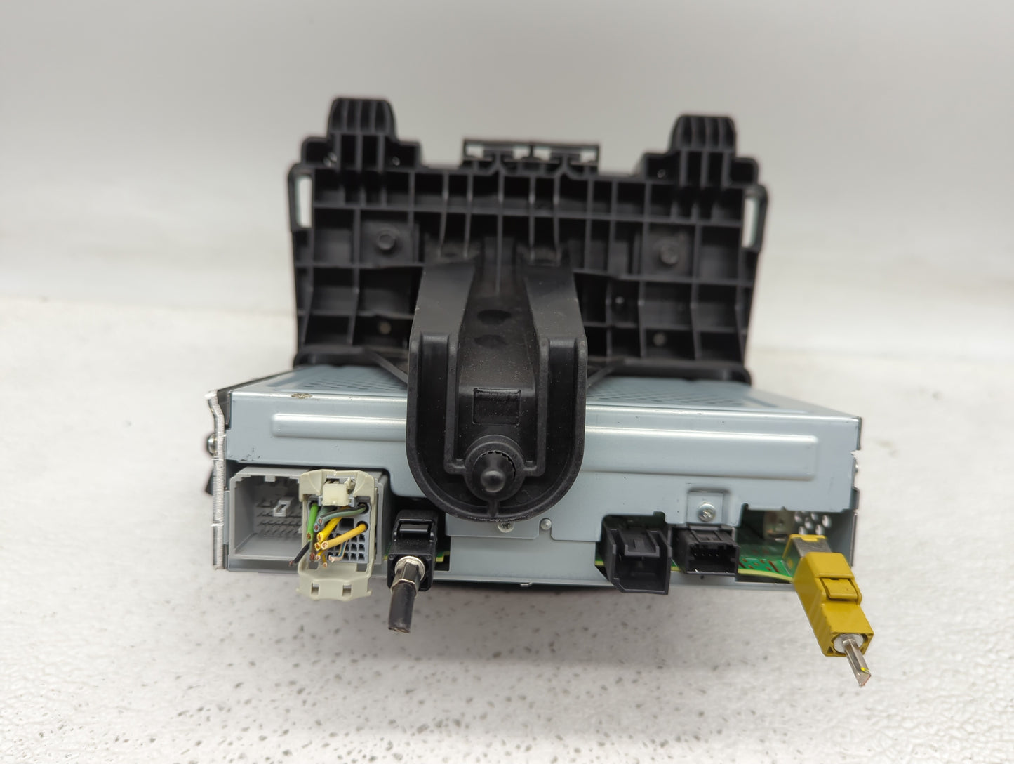 2017-2020 Chevrolet Trax Radio AM FM Cd Player Receiver Replacement P/N:84371468 Fits Fits 2017 2018 2019 2020 OEM Used Auto