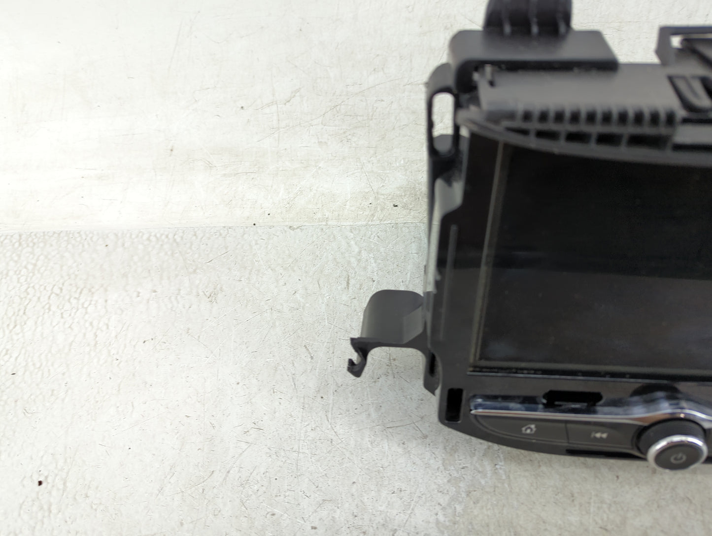 2017-2020 Chevrolet Trax Radio AM FM Cd Player Receiver Replacement P/N:84371467 Fits Fits 2017 2018 2019 2020 OEM Used Auto