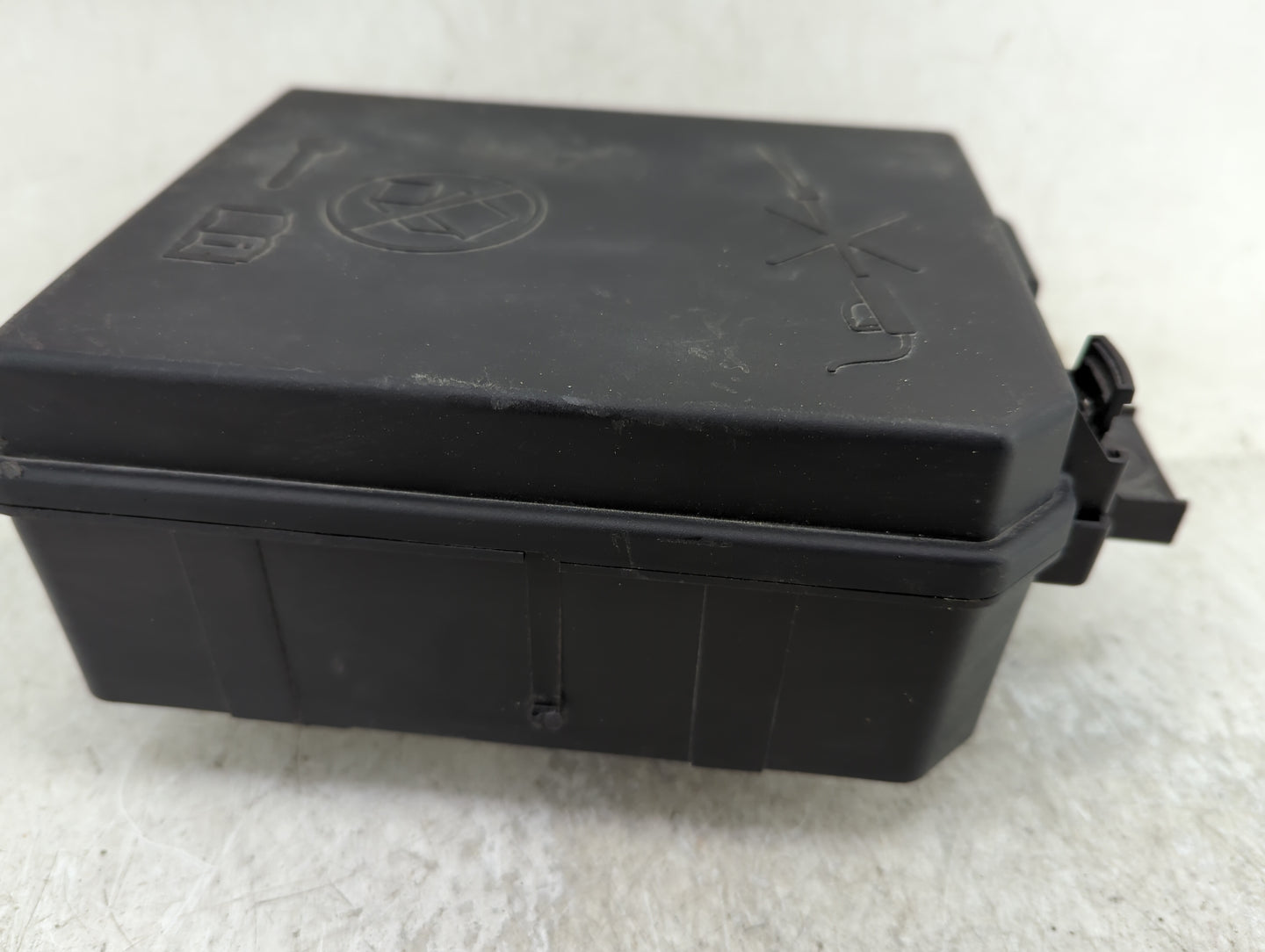 2018-2021 Chevrolet Trax Fusebox Fuse Box Panel Relay Module P/N:42624875 Fits Fits 2018 2019 2020 2021 OEM Used Auto Parts 