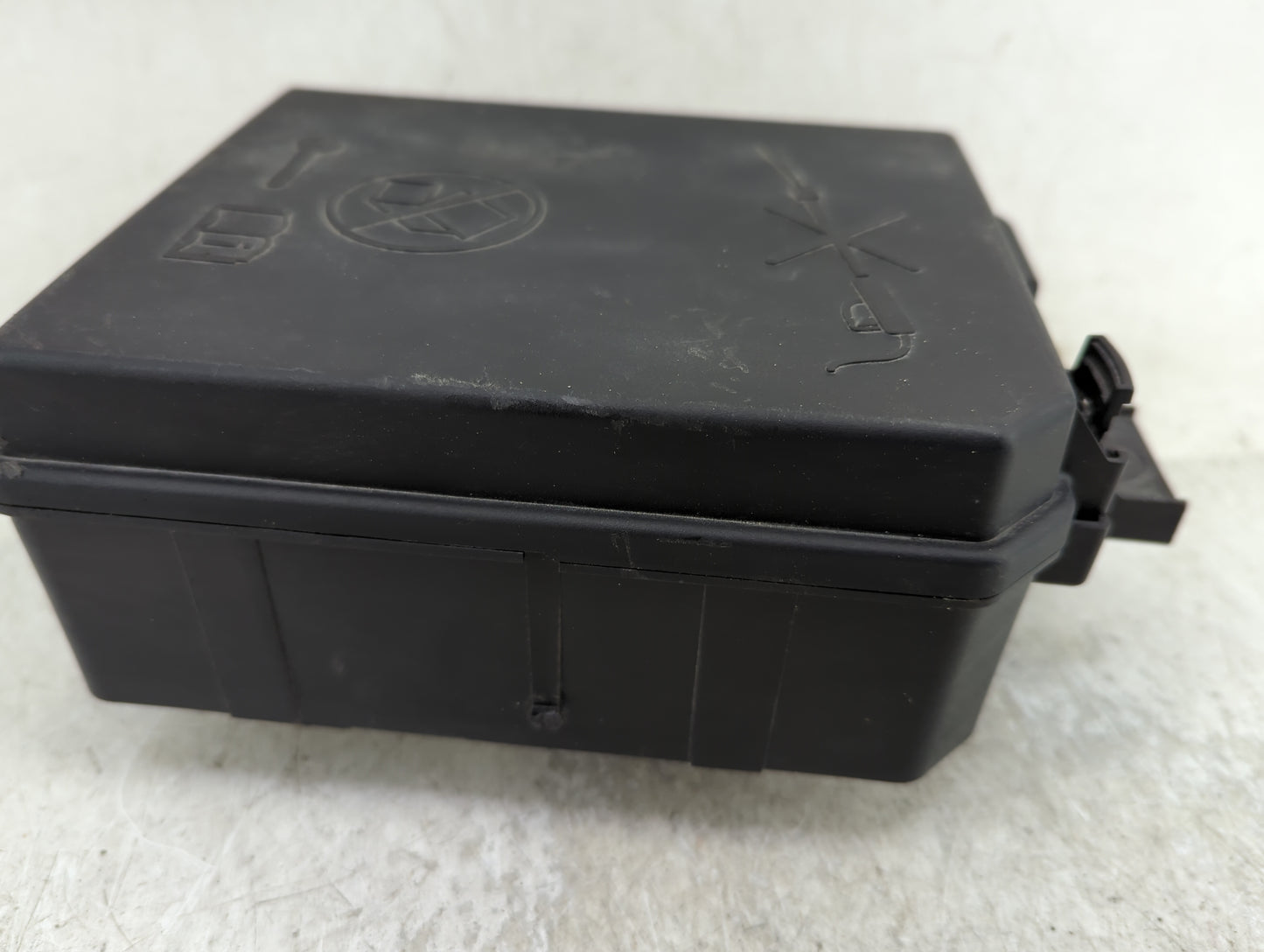 2018-2021 Chevrolet Trax Fusebox Fuse Box Panel Relay Module P/N:42624875 Fits Fits 2018 2019 2020 2021 OEM Used Auto Parts 