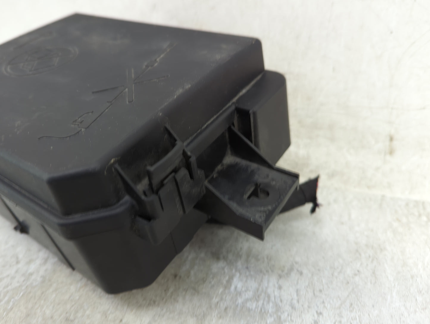 2018-2021 Chevrolet Trax Fusebox Fuse Box Panel Relay Module P/N:42624875 Fits Fits 2018 2019 2020 2021 OEM Used Auto Parts 
