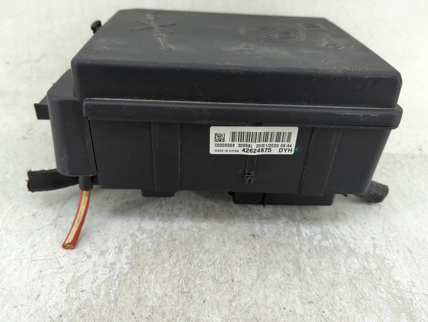 2018-2021 Chevrolet Trax Fusebox Fuse Box Panel Relay Module P/N:42624875 Fits Fits 2018 2019 2020 2021 OEM Used Auto Parts 