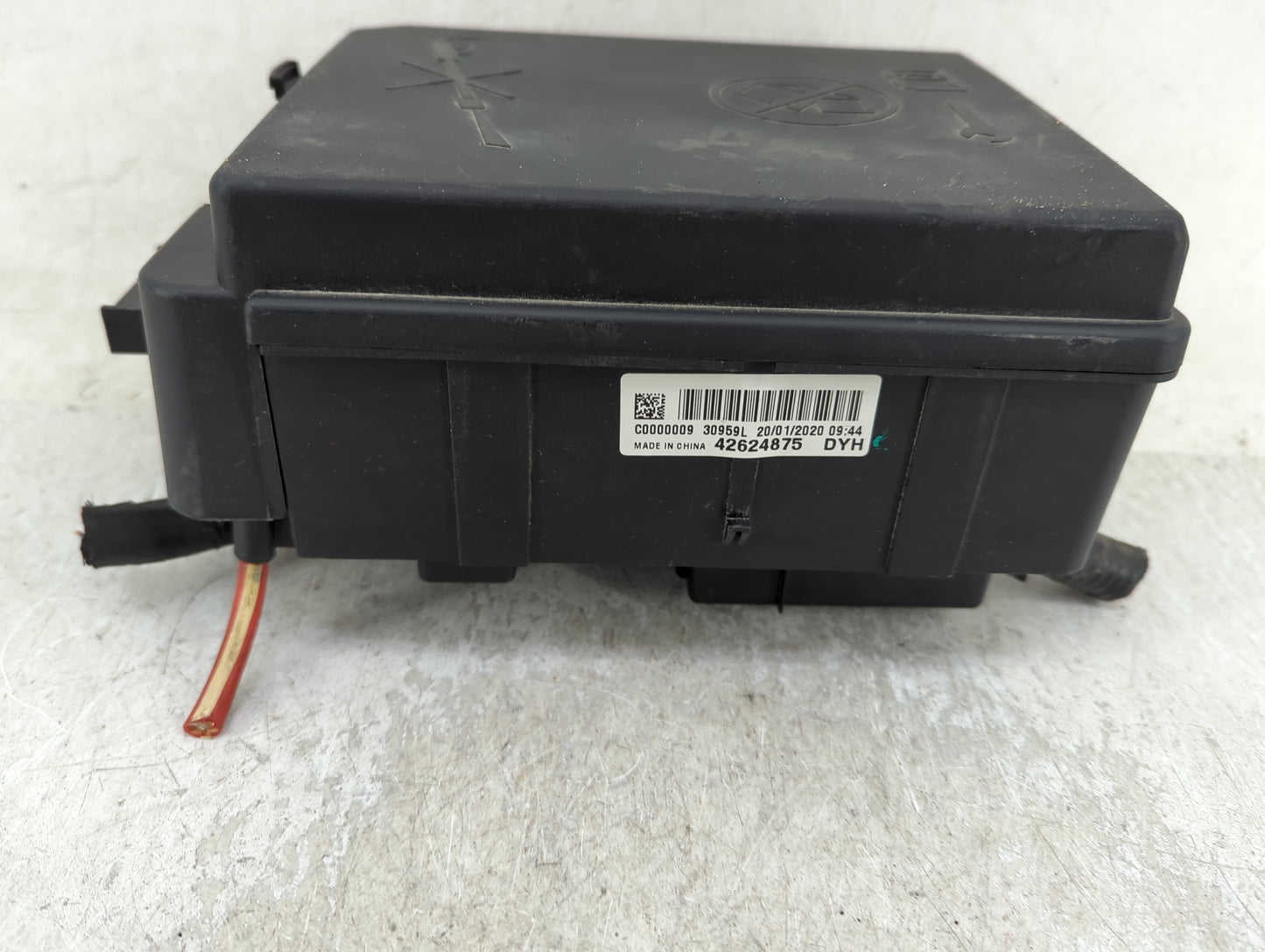 2018-2021 Chevrolet Trax Fusebox Fuse Box Panel Relay Module P/N:42624875 Fits Fits 2018 2019 2020 2021 OEM Used Auto Parts 