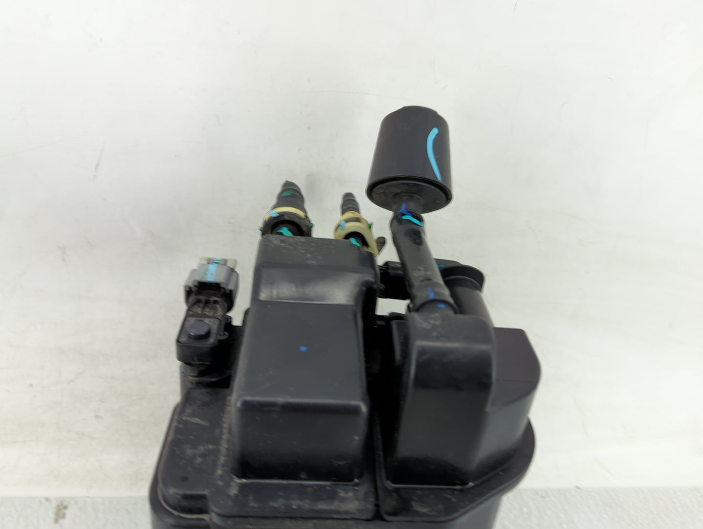 2018 Chevrolet Trax Fuel Vapor Charcoal Canister 1412632 - Oemusedautoparts1.com