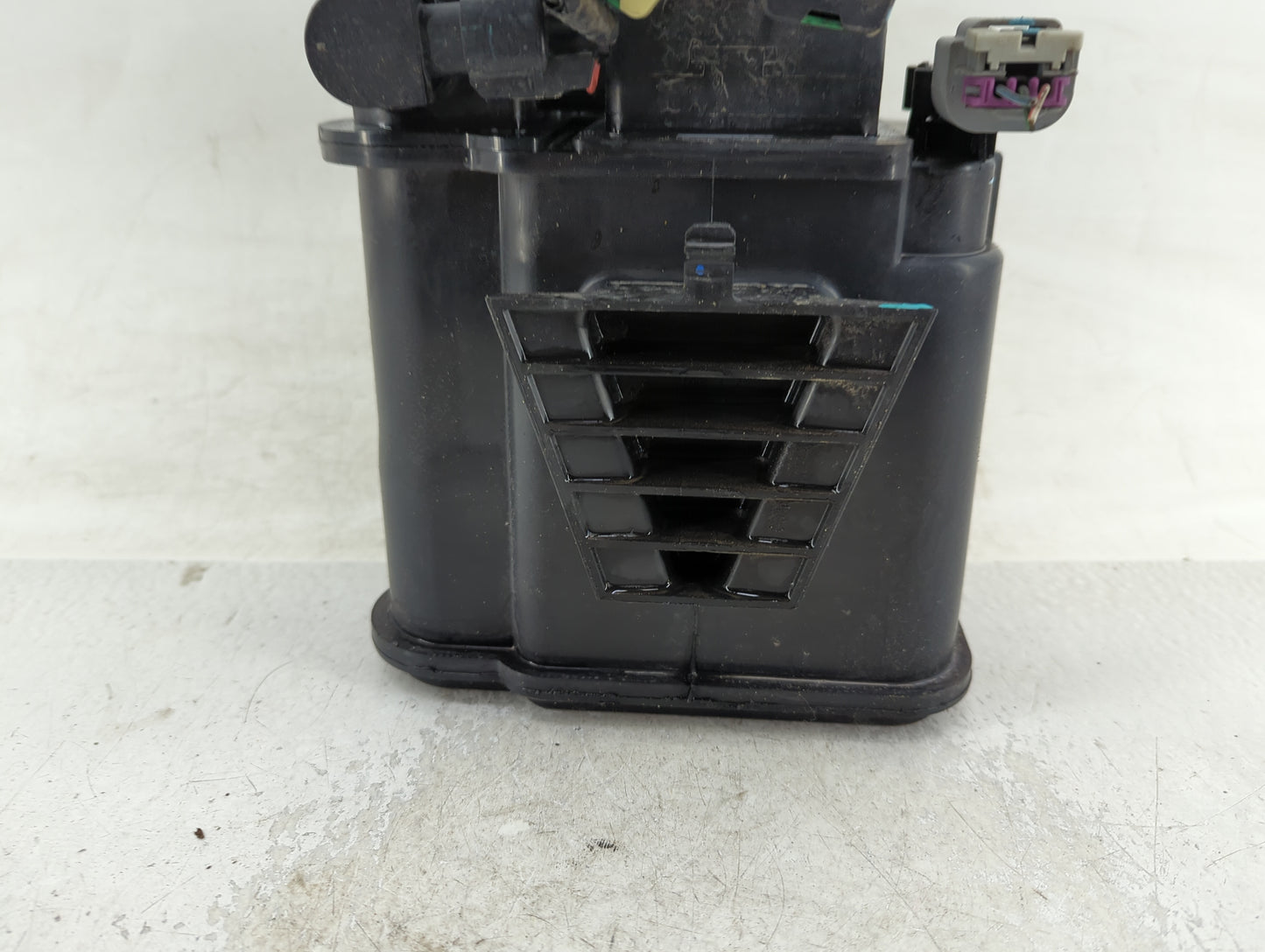 2018 Chevrolet Trax Fuel Vapor Charcoal Canister 1412632 - Oemusedautoparts1.com