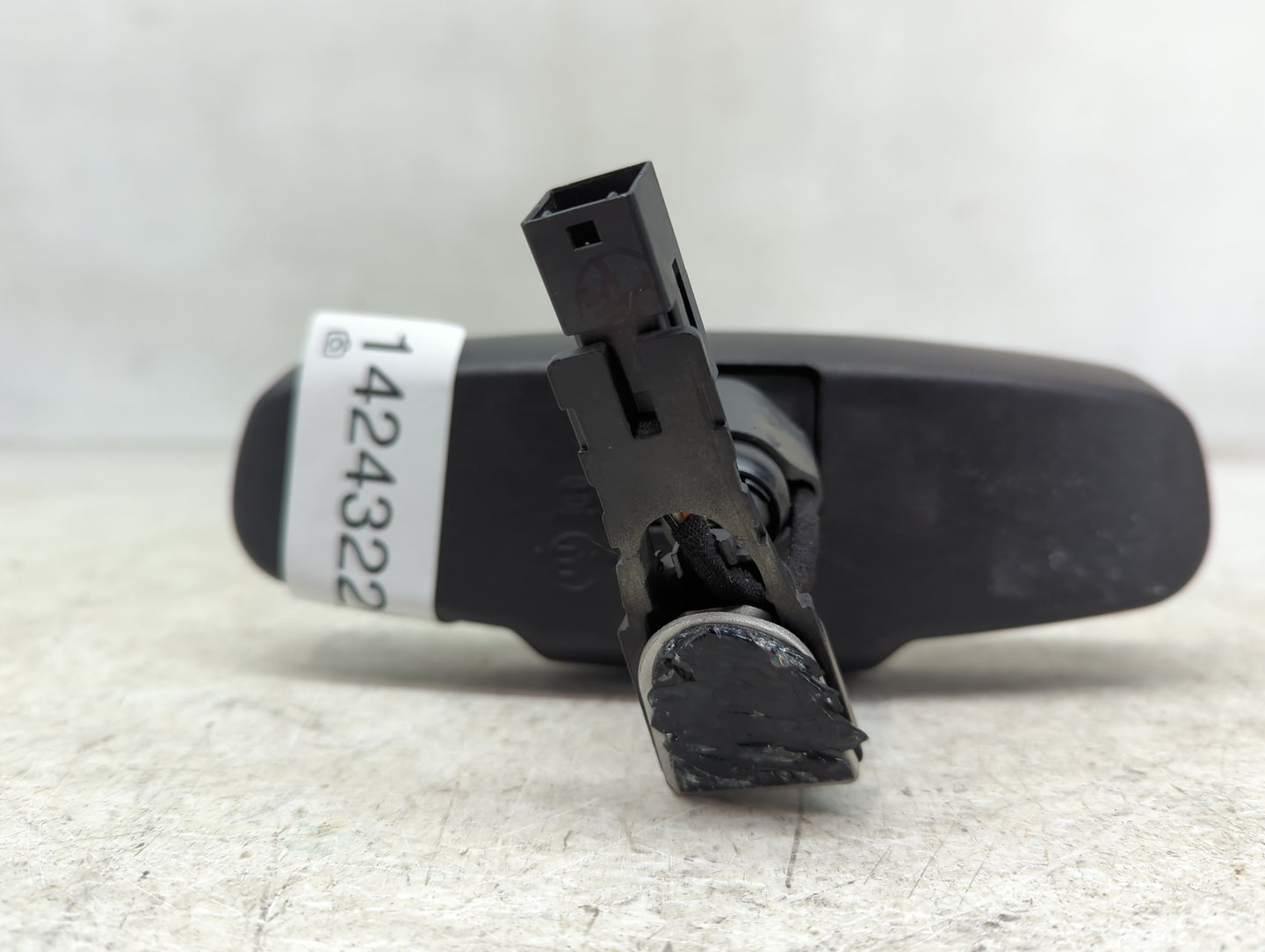 2013-2020 Chevrolet Trax Interior Rear View Mirror Replacement OEM P/N:E11 026639 Fits OEM Used Auto Parts - Oemusedautopart