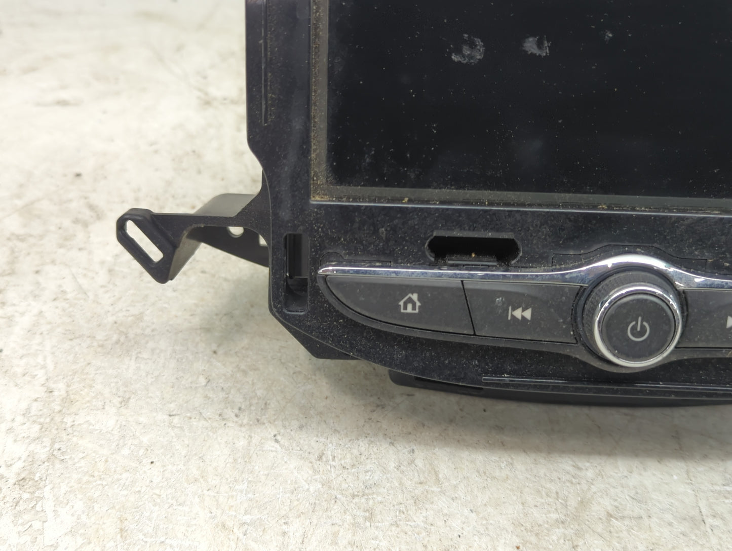 2017-2020 Chevrolet Trax Radio AM FM Cd Player Receiver Replacement P/N:84371467 7310500000000X Fits Fits 2017 2018 2019 202