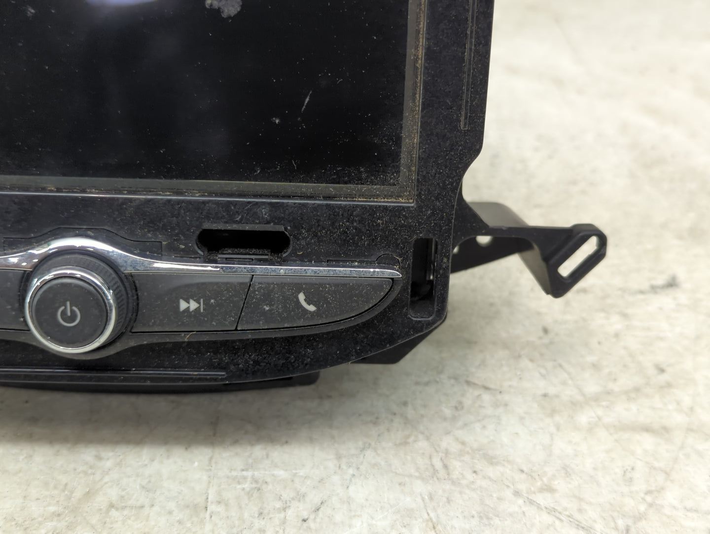 2017-2020 Chevrolet Trax Radio AM FM Cd Player Receiver Replacement P/N:84371467 7310500000000X Fits Fits 2017 2018 2019 202