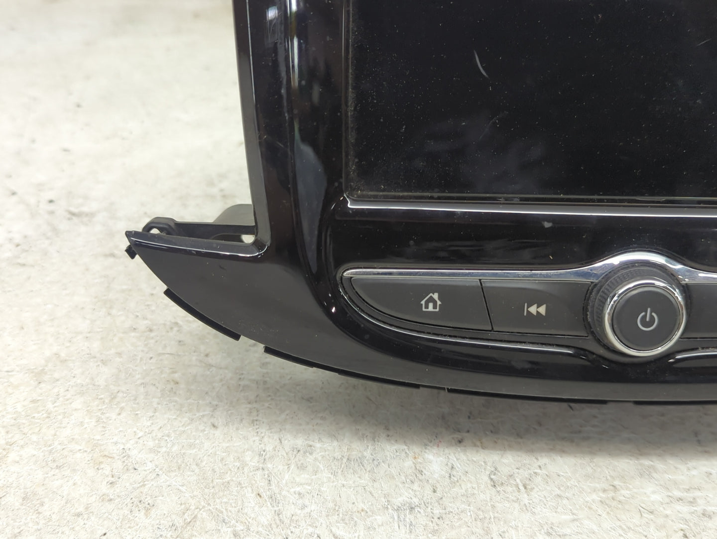 2017-2020 Chevrolet Trax Radio AM FM Cd Player Receiver Replacement P/N:84371467 A1173182PB014381 Fits Fits 2017 2018 2019 2