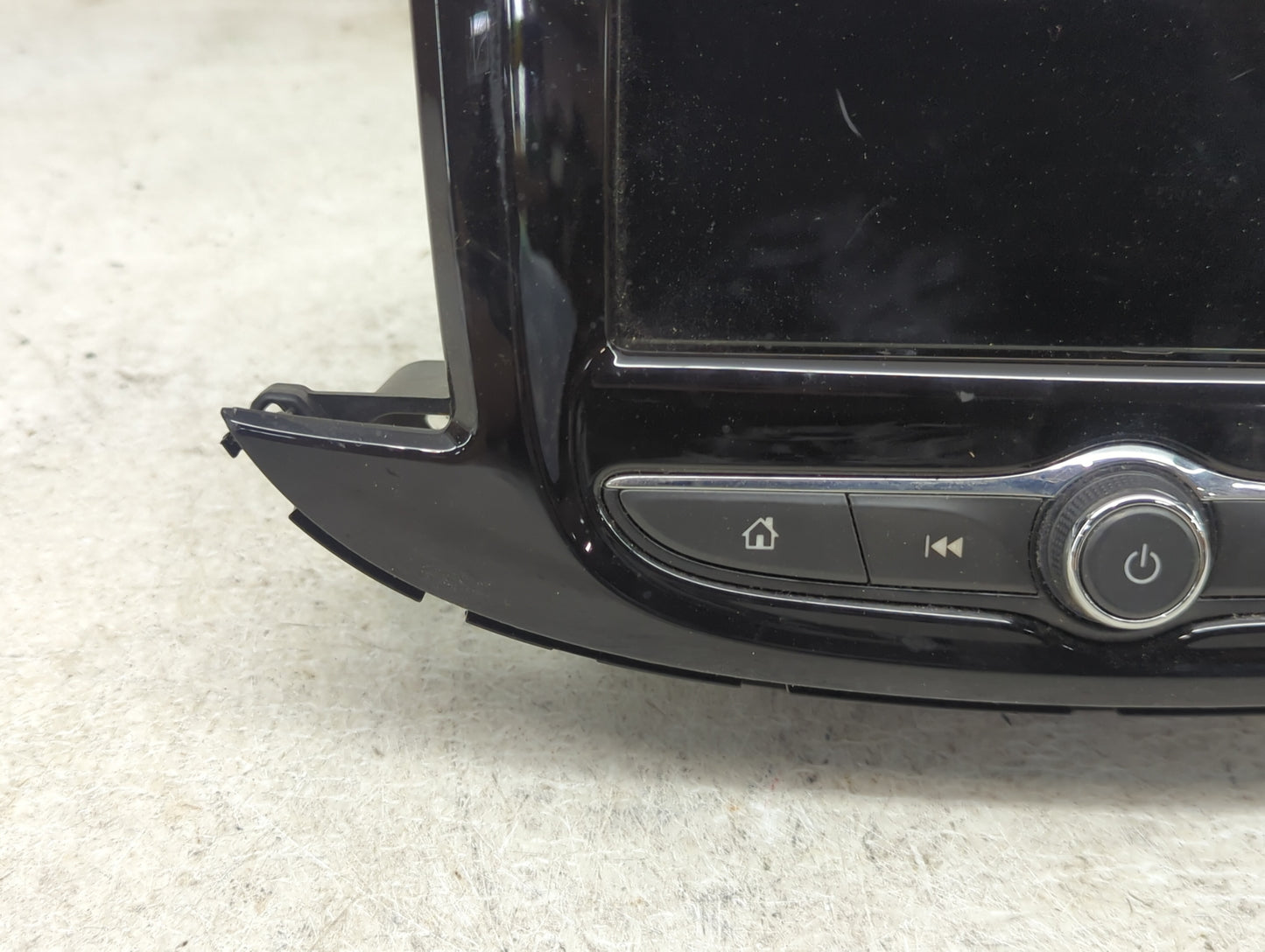 2017-2020 Chevrolet Trax Radio AM FM Cd Player Receiver Replacement P/N:84371467 A1173182PB014381 Fits Fits 2017 2018 2019 2