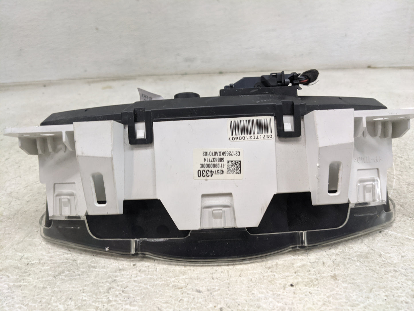 2017-2018 Chevrolet Trax Instrument Cluster Speedometer Gauges P/N:42574330 71105000000X Miles:104K Fits Fits 2017 2018 OEM 