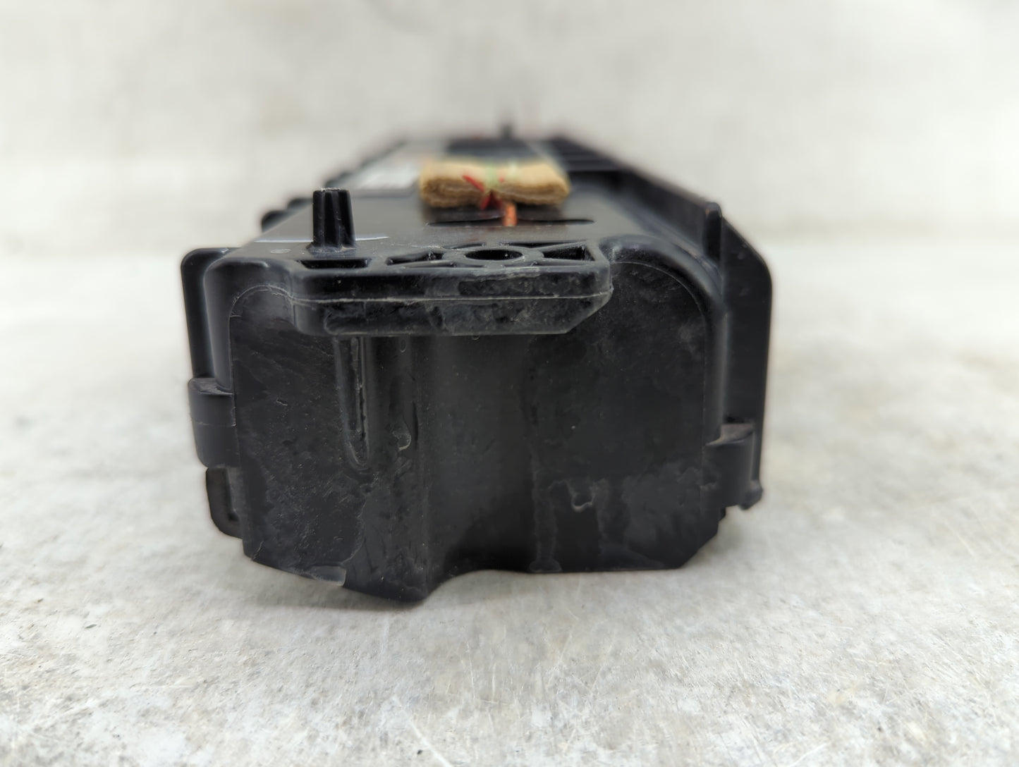 2013-2020 Chevrolet Trax Air Bag Driver Left Knee Oem - Oemusedautoparts1.com