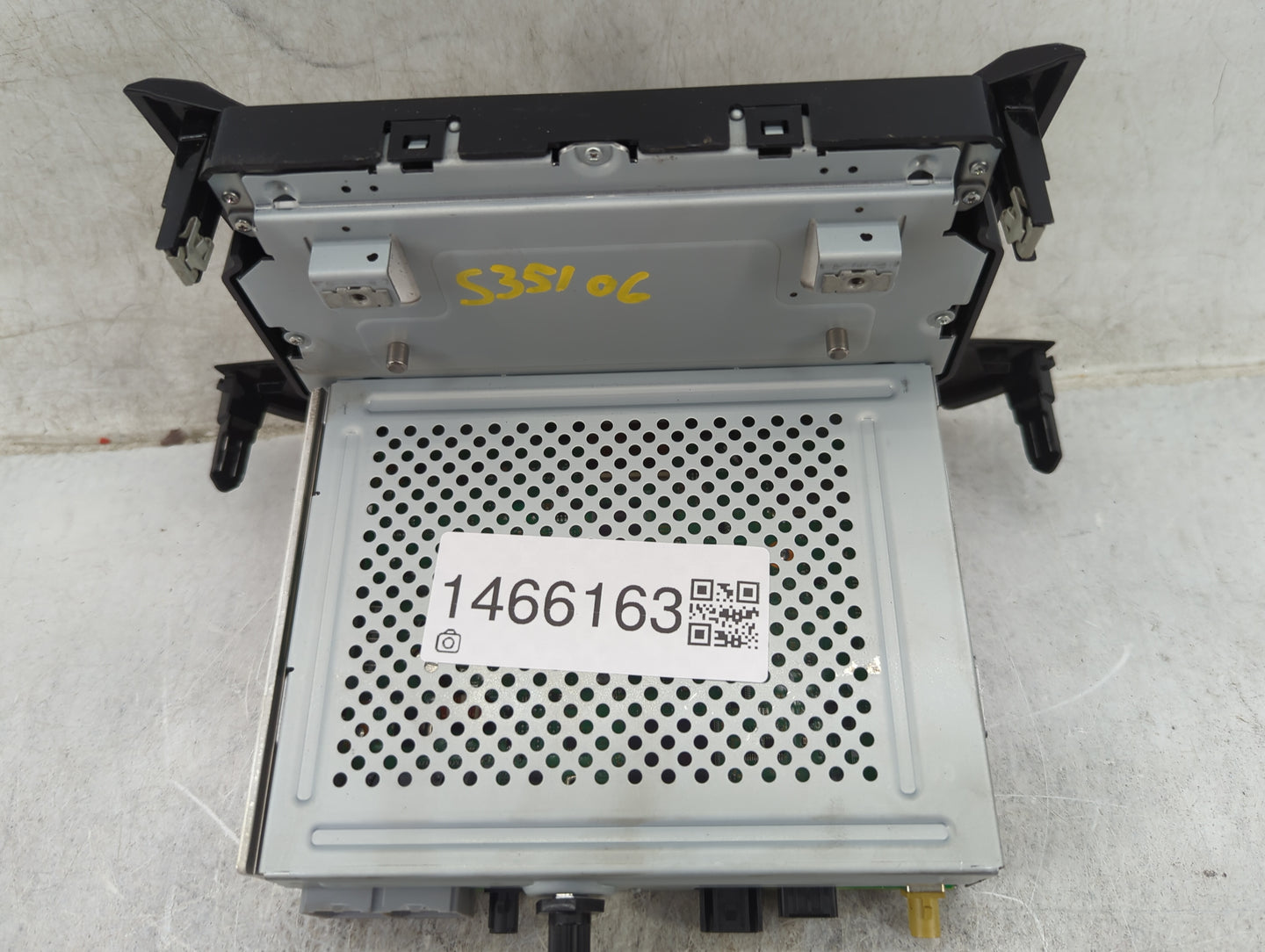 2018-2019 Chevrolet Trax Radio AM FM Cd Player Receiver Replacement P/N:84610605 13900D-8091A1D1 Fits Fits 2018 2019 OEM Use