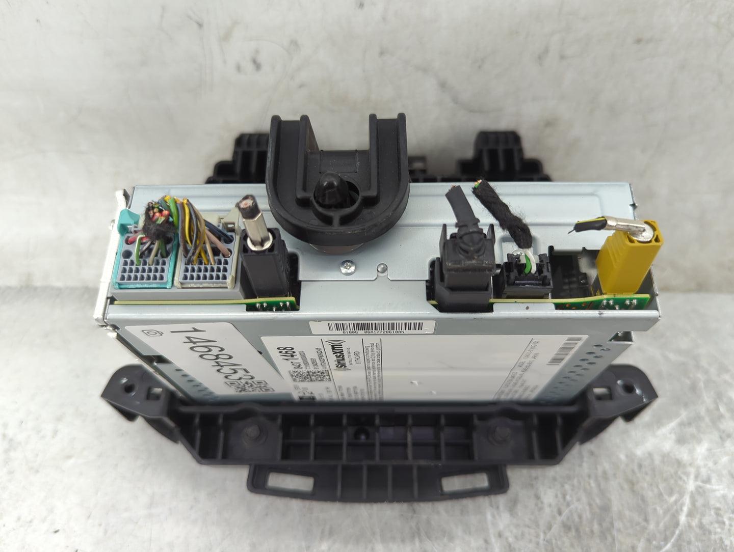 2018-2019 Chevrolet Trax Radio AM FM Cd Player Receiver Replacement P/N:84371468 812425551, A1172422P8092241 Fits Fits 2018 