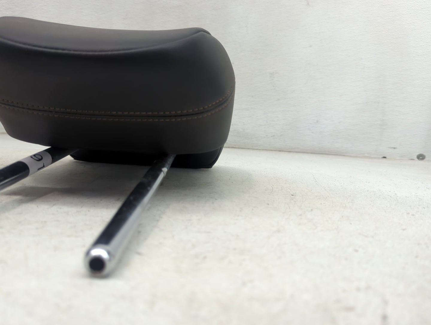2018 Chevrolet Trax Headrest Head Rest Front Driver Seat Black - Oemusedautoparts1.com