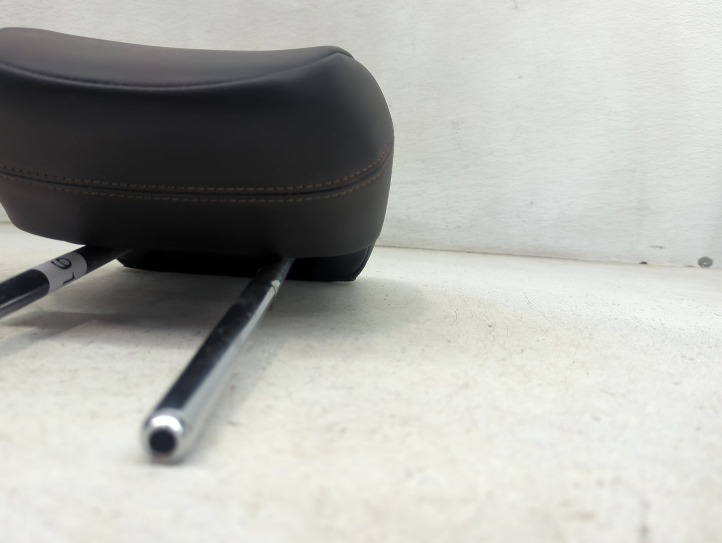 2018 Chevrolet Trax Headrest Head Rest Front Driver Seat Black - Oemusedautoparts1.com