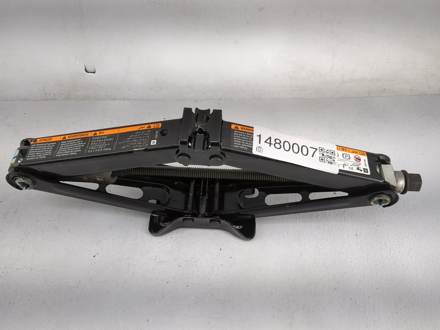 2018 Chevrolet Trax Spare Scissor Car Jack Black - Oemusedautoparts1.com
