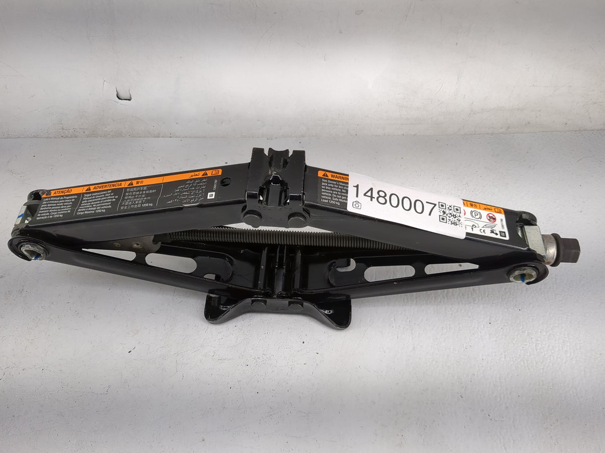 2018 Chevrolet Trax Spare Scissor Car Jack Black - Oemusedautoparts1.com