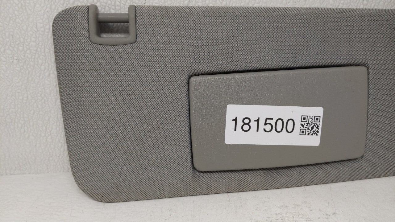 2017-2018 Chevrolet Trax Sun Visor Shade Replacement Passenger Right Mirror Fits Fits 2017 2018 OEM Used Auto Parts - Oemuse