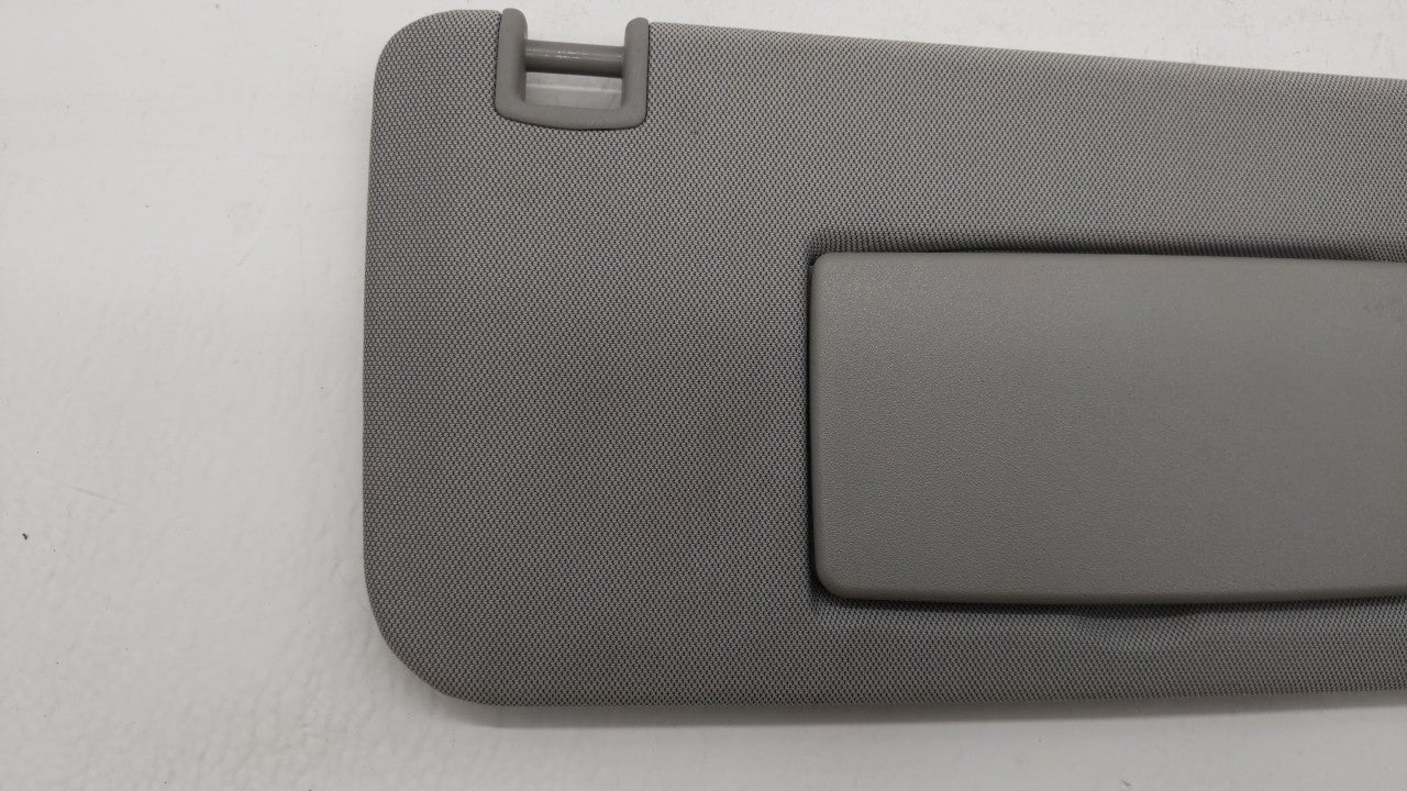 2017-2018 Chevrolet Trax Sun Visor Shade Replacement Passenger Right Mirror Fits Fits 2017 2018 OEM Used Auto Parts - Oemuse