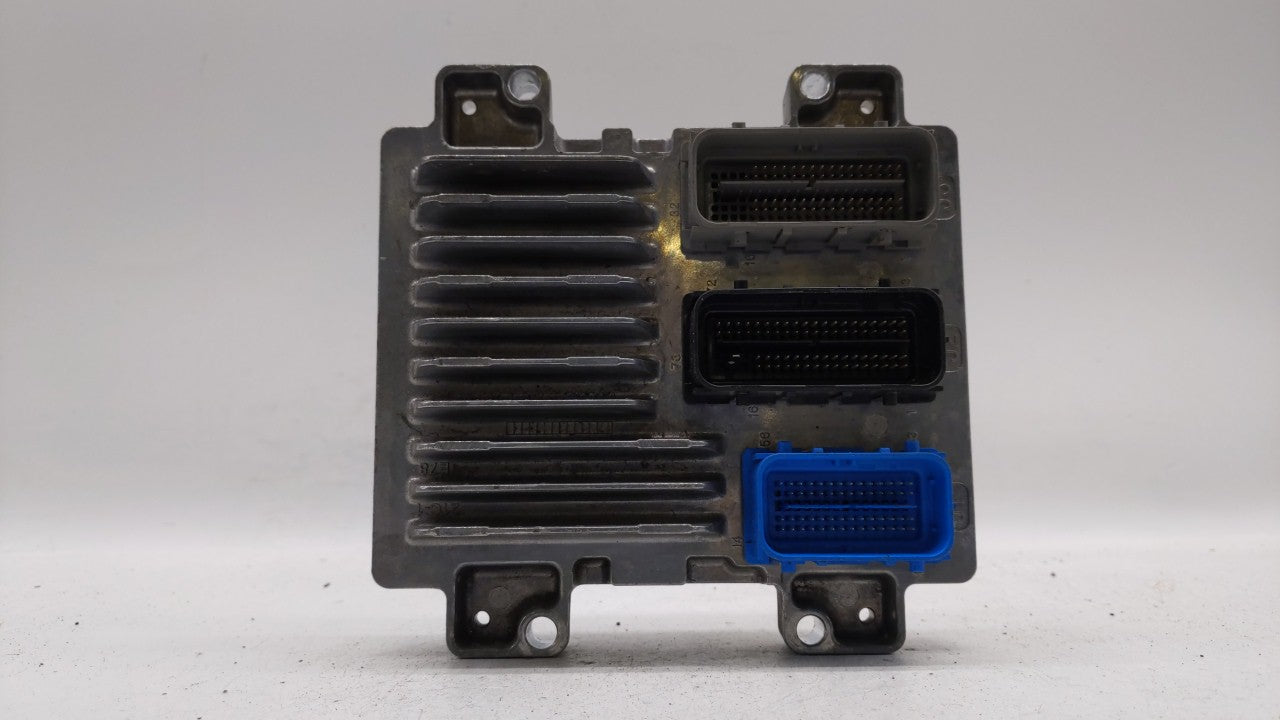 2017-2018 Chevrolet Trax PCM Engine Control Computer ECU ECM PCU OEM P/N:12668986 12695536, 12670309 Fits Fits 2017 2018 201