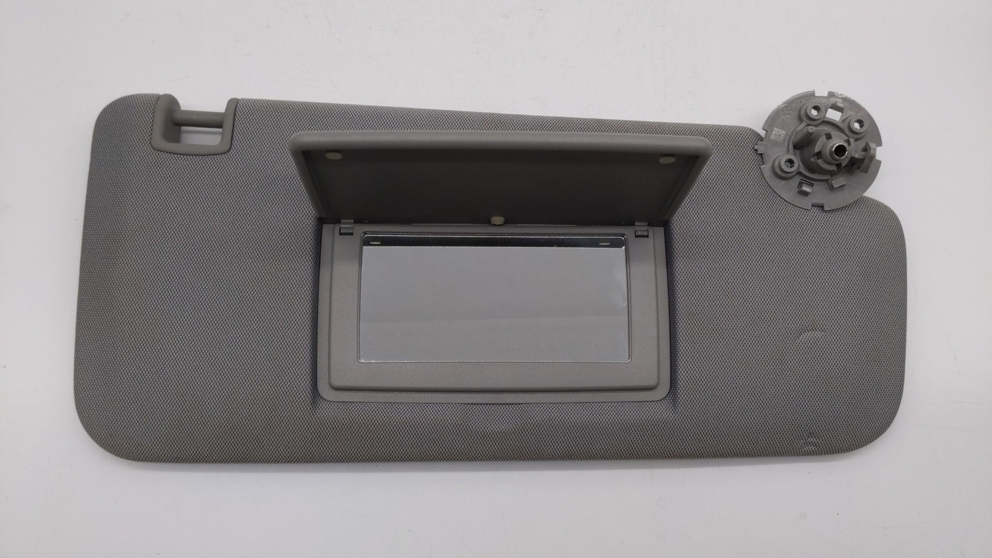 2017-2018 Chevrolet Trax Sun Visor Shade Replacement Passenger Right Mirror Fits Fits 2017 2018 OEM Used Auto Parts - Oemuse