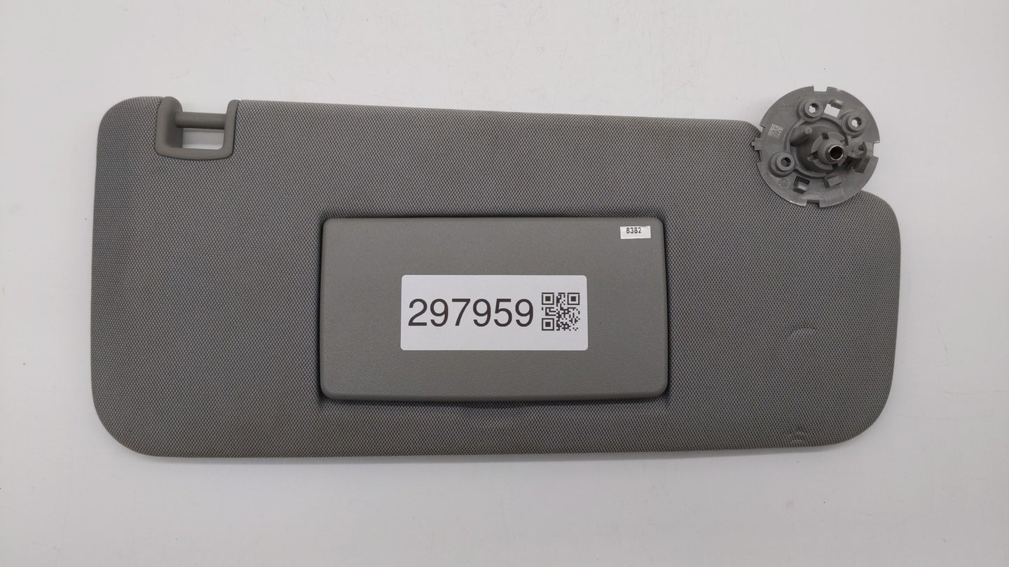 2017-2018 Chevrolet Trax Sun Visor Shade Replacement Passenger Right Mirror Fits Fits 2017 2018 OEM Used Auto Parts - Oemuse