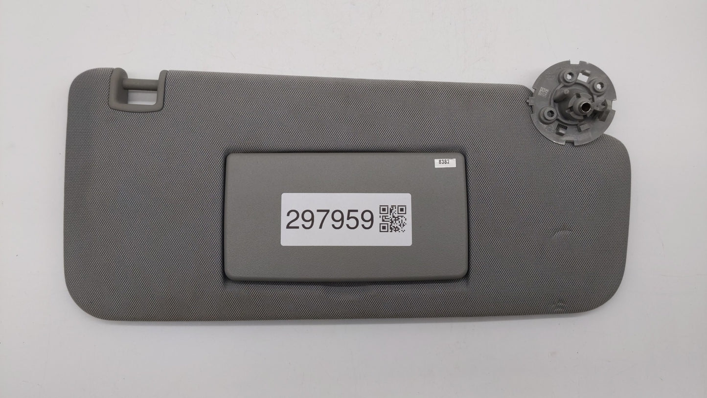 2017-2018 Chevrolet Trax Sun Visor Shade Replacement Passenger Right Mirror Fits Fits 2017 2018 OEM Used Auto Parts - Oemuse