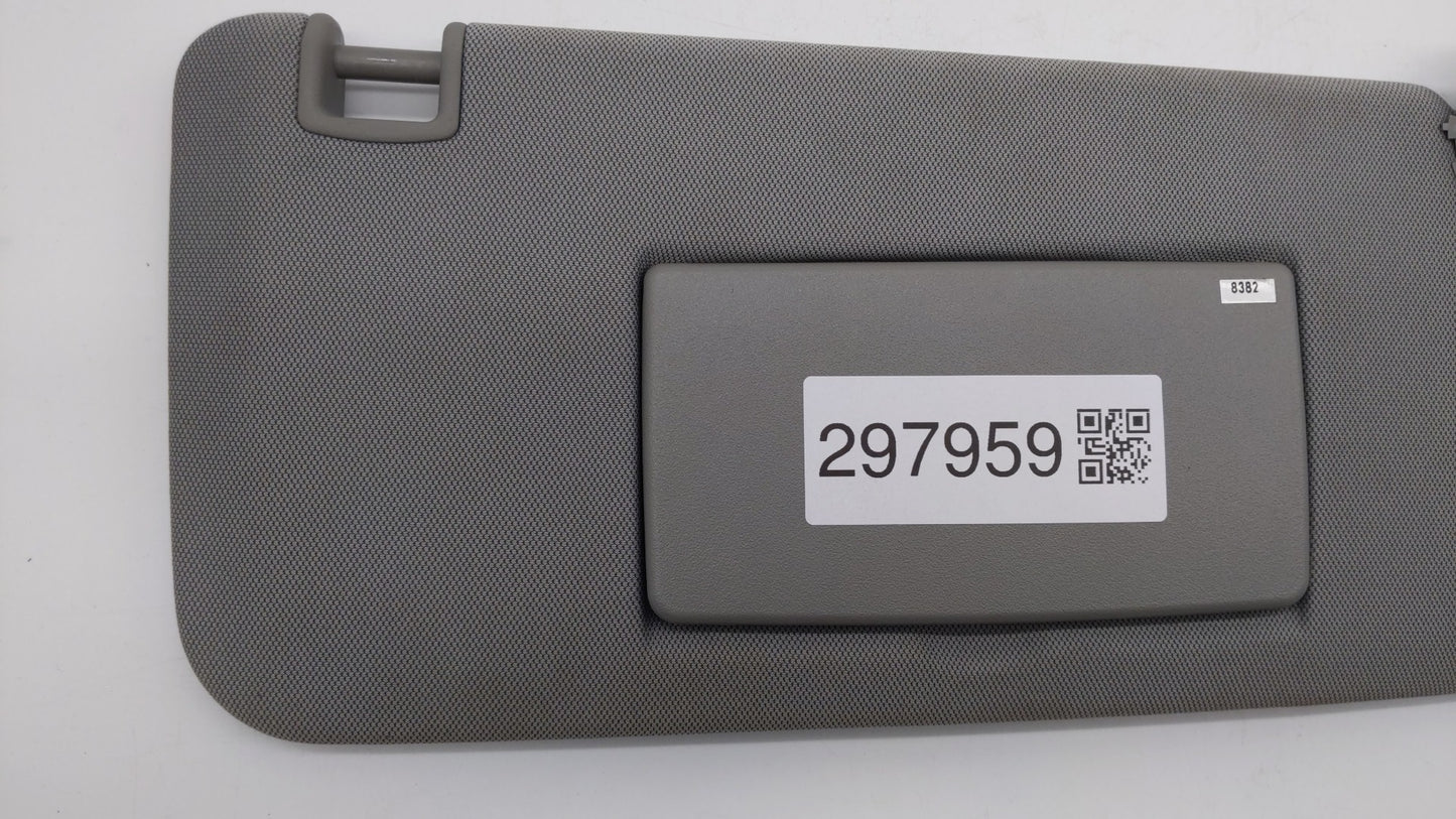 2017-2018 Chevrolet Trax Sun Visor Shade Replacement Passenger Right Mirror Fits Fits 2017 2018 OEM Used Auto Parts - Oemuse
