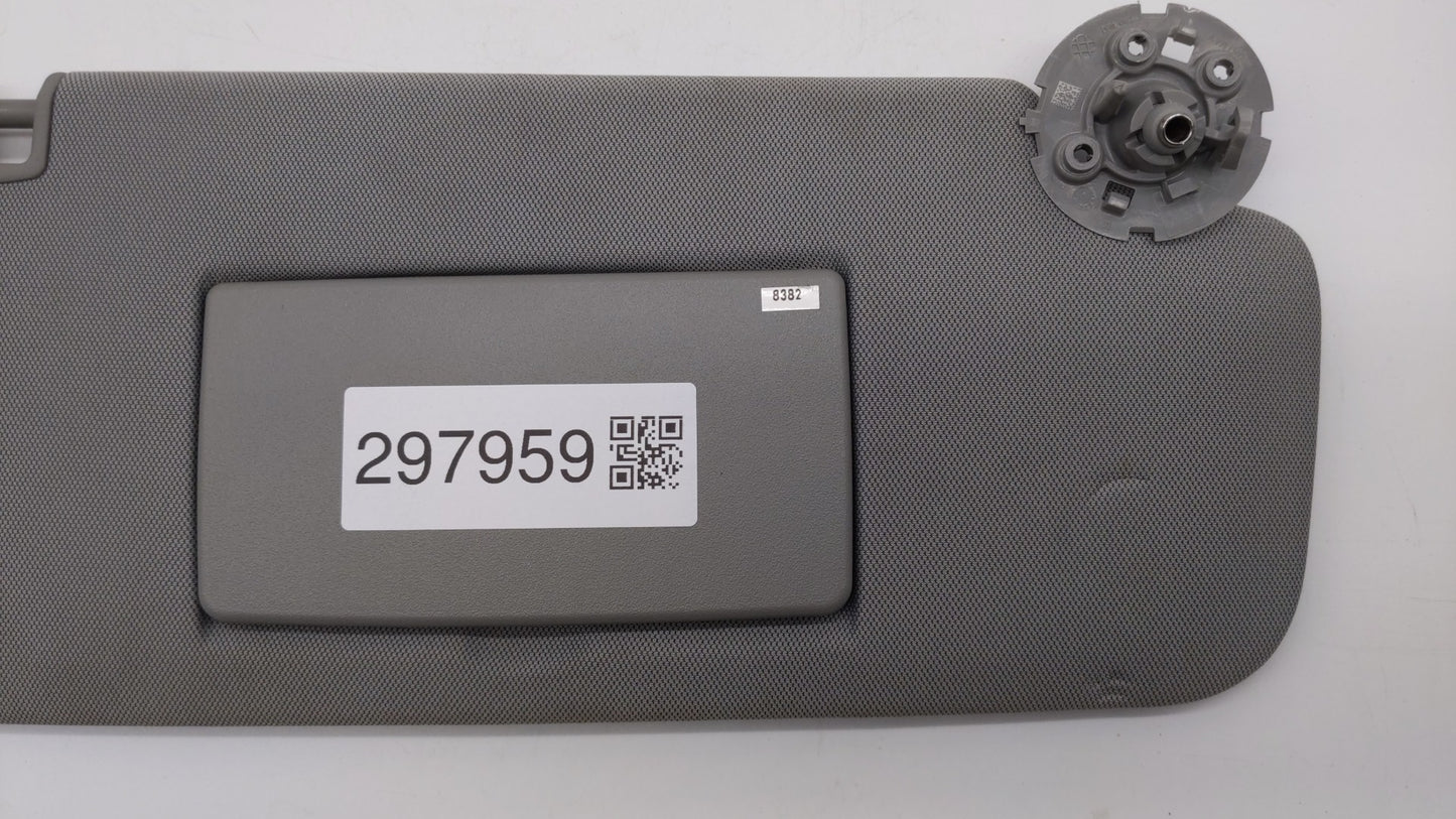 2017-2018 Chevrolet Trax Sun Visor Shade Replacement Passenger Right Mirror Fits Fits 2017 2018 OEM Used Auto Parts - Oemuse