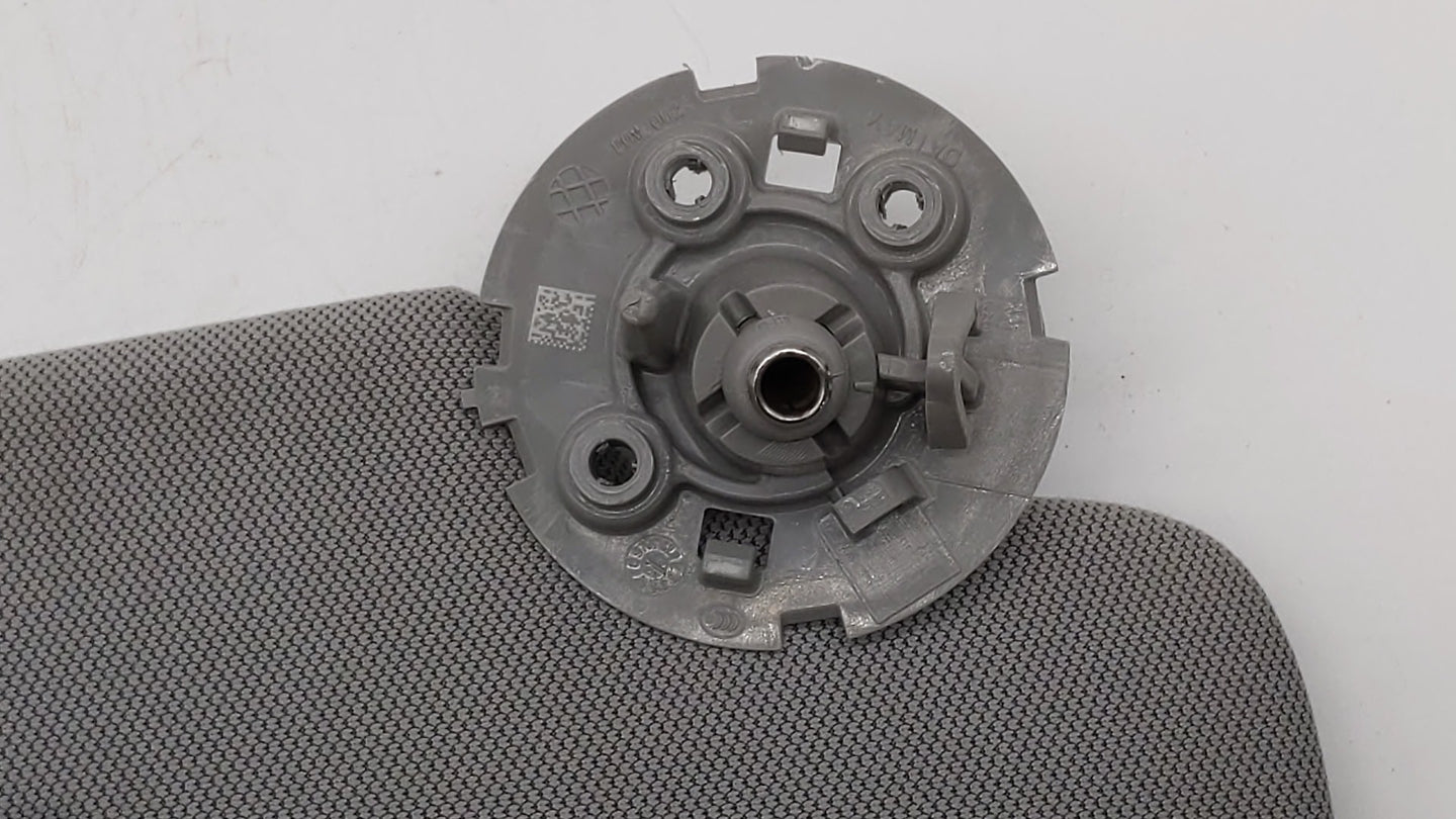 2017-2018 Chevrolet Trax Sun Visor Shade Replacement Passenger Right Mirror Fits Fits 2017 2018 OEM Used Auto Parts - Oemuse