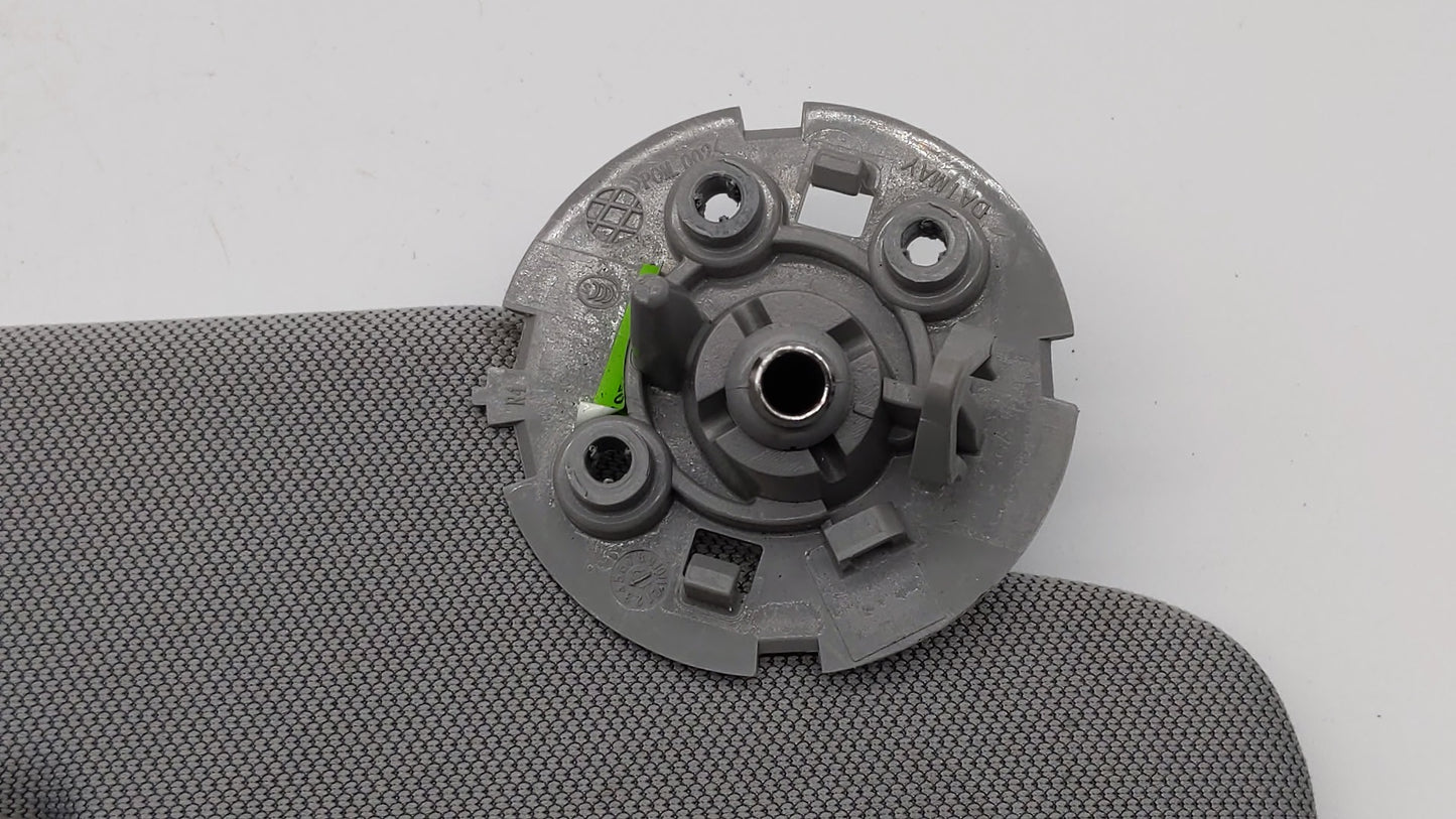 2017-2018 Chevrolet Trax Sun Visor Shade Replacement Passenger Right Mirror Fits Fits 2017 2018 OEM Used Auto Parts - Oemuse