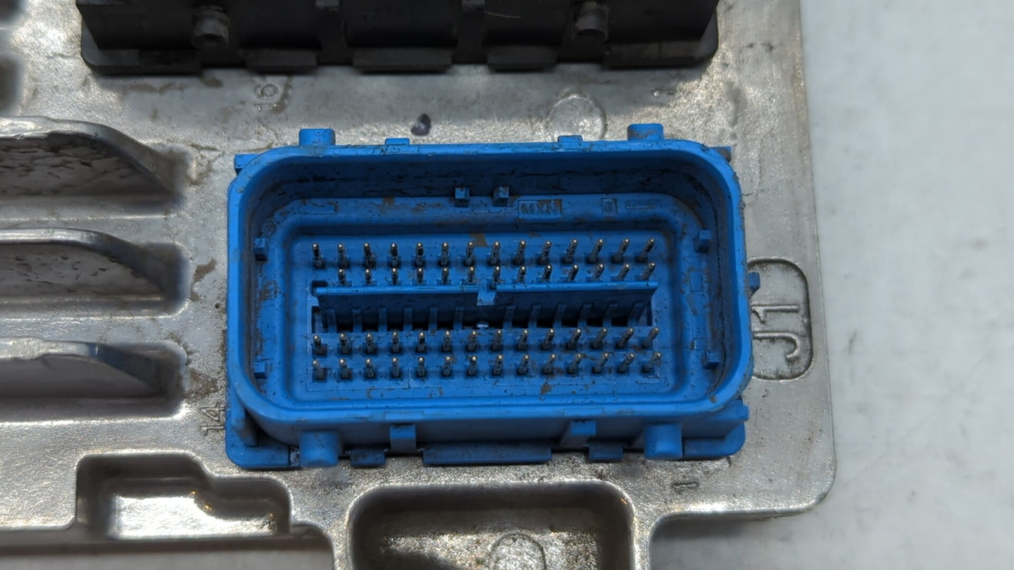 2017-2018 Chevrolet Trax PCM Engine Control Computer ECU ECM PCU OEM P/N:12685936 12668986, 12695536 Fits Fits 2017 2018 201