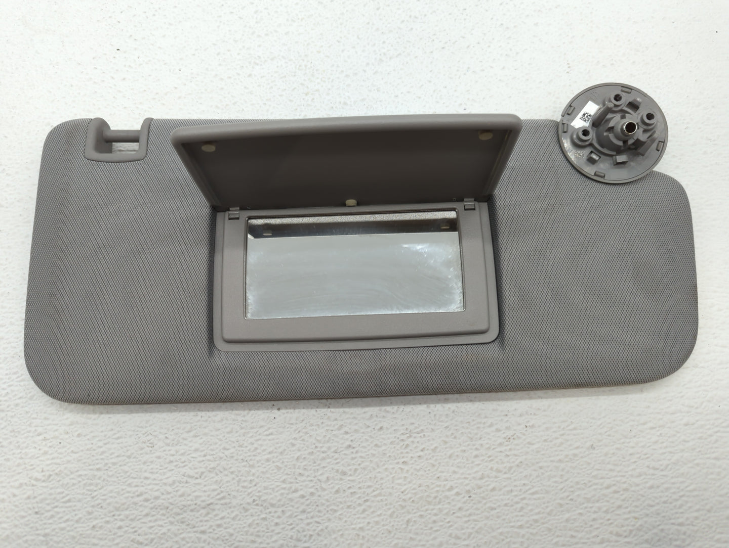 2017-2018 Chevrolet Trax Sun Visor Shade Replacement Passenger Right Mirror Fits Fits 2017 2018 OEM Used Auto Parts - Oemuse