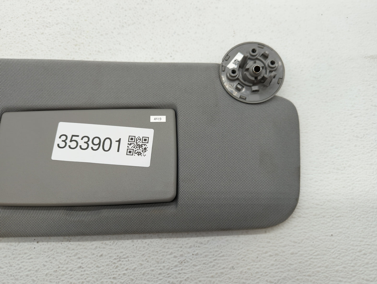 2017-2018 Chevrolet Trax Sun Visor Shade Replacement Passenger Right Mirror Fits Fits 2017 2018 OEM Used Auto Parts - Oemuse