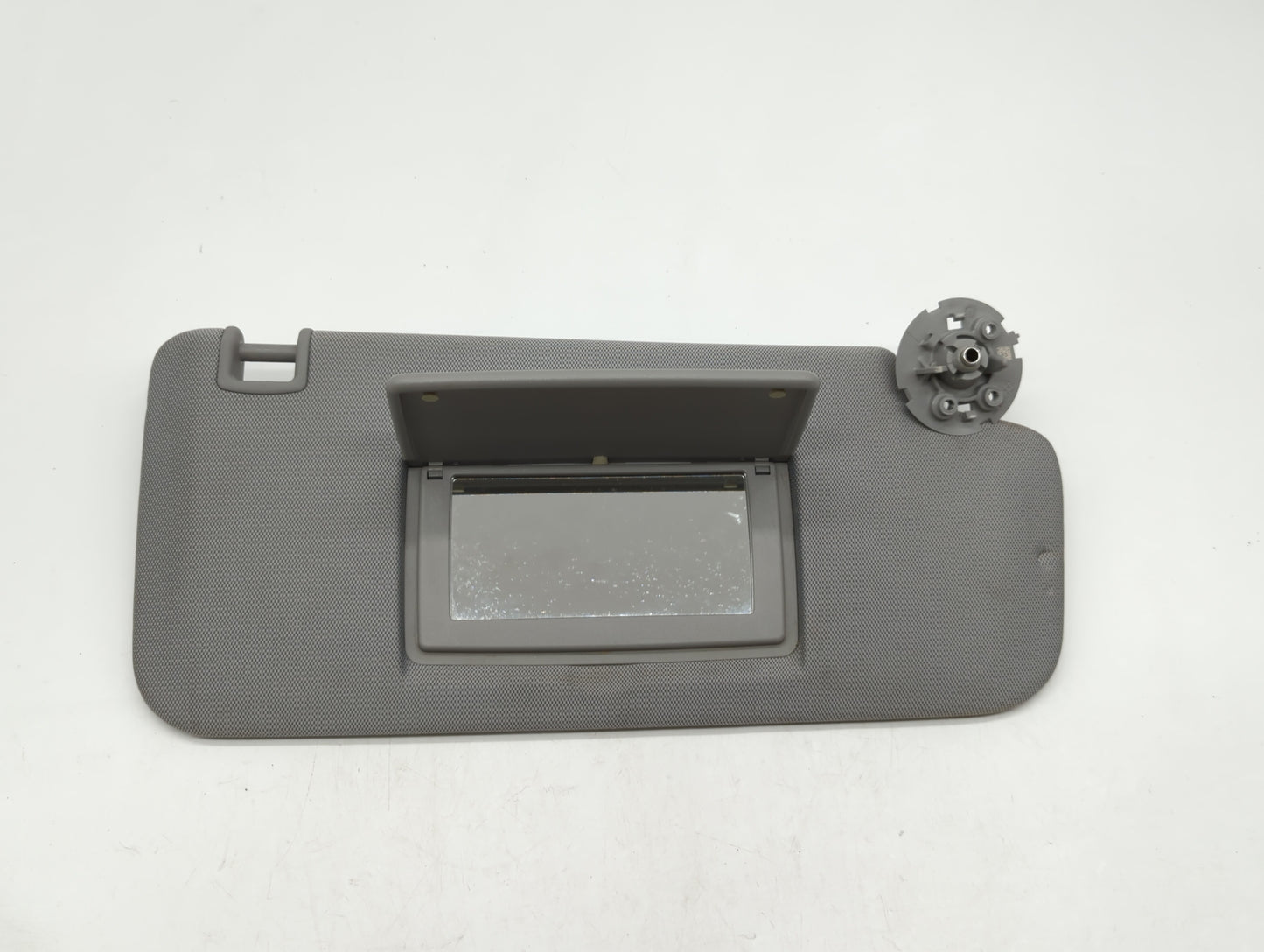 2017-2021 Chevrolet Trax Sun Visor Shade Replacement Passenger Right Mirror Fits Fits 2017 2018 2019 2020 2021 OEM Used Auto