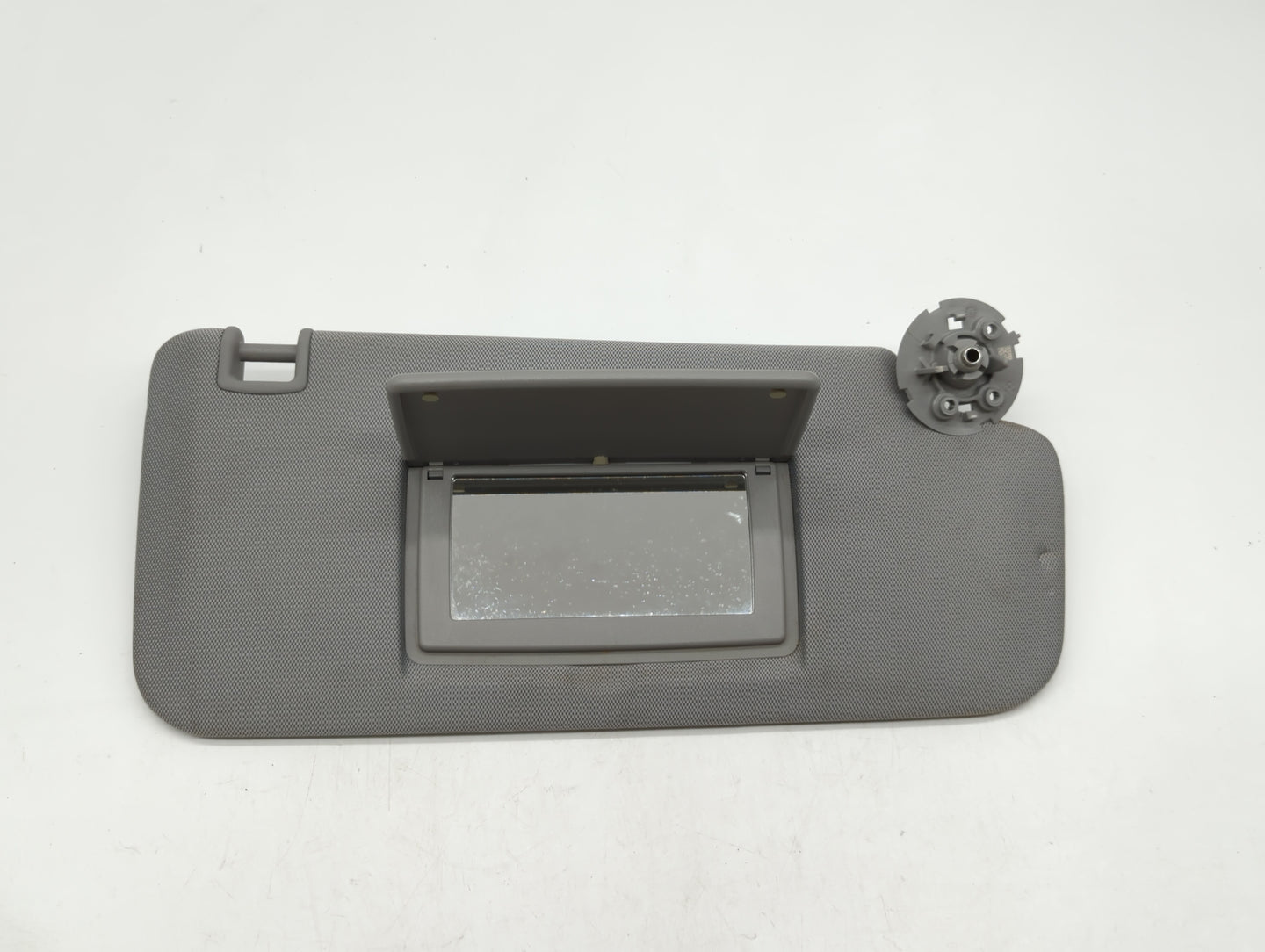 2017-2021 Chevrolet Trax Sun Visor Shade Replacement Passenger Right Mirror Fits Fits 2017 2018 2019 2020 2021 OEM Used Auto