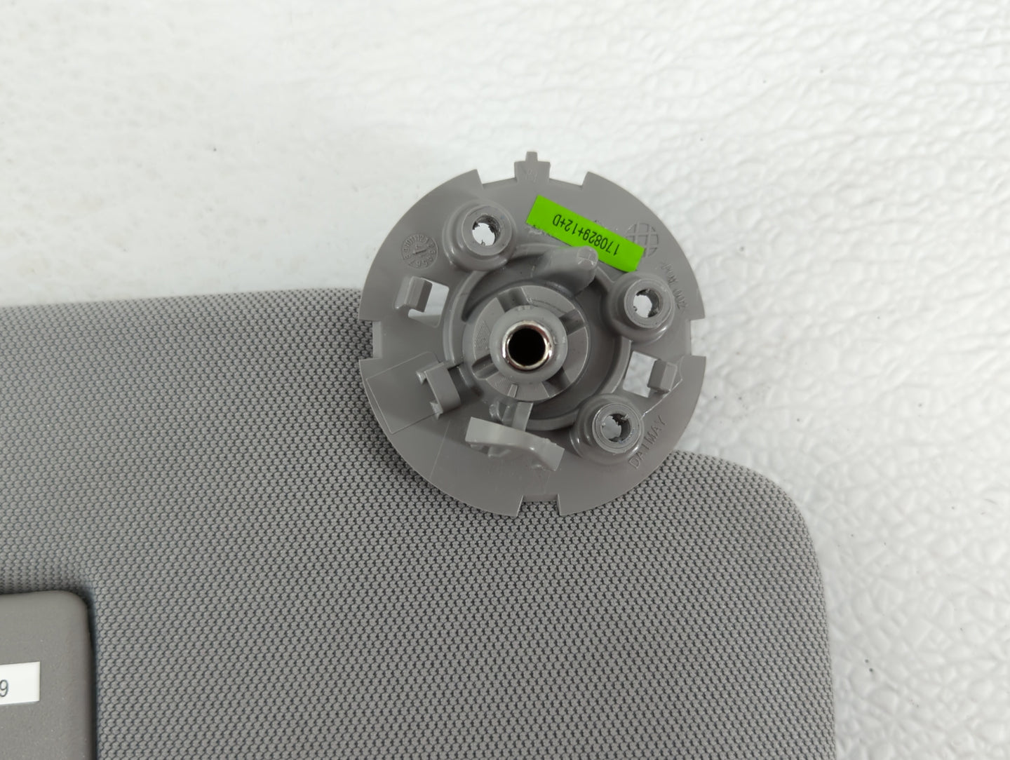 2017-2021 Chevrolet Trax Sun Visor Shade Replacement Passenger Right Mirror Fits Fits 2017 2018 2019 2020 2021 OEM Used Auto