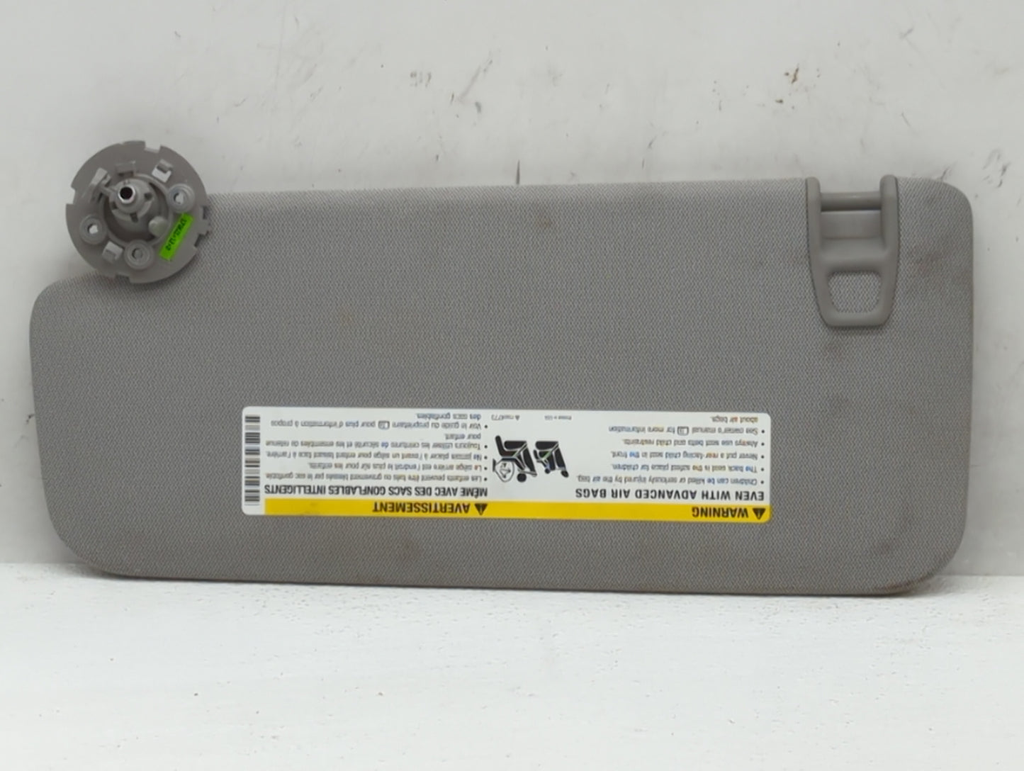 2017-2021 Chevrolet Trax Sun Visor Shade Replacement Passenger Right Mirror Fits Fits 2017 2018 2019 2020 2021 OEM Used Auto