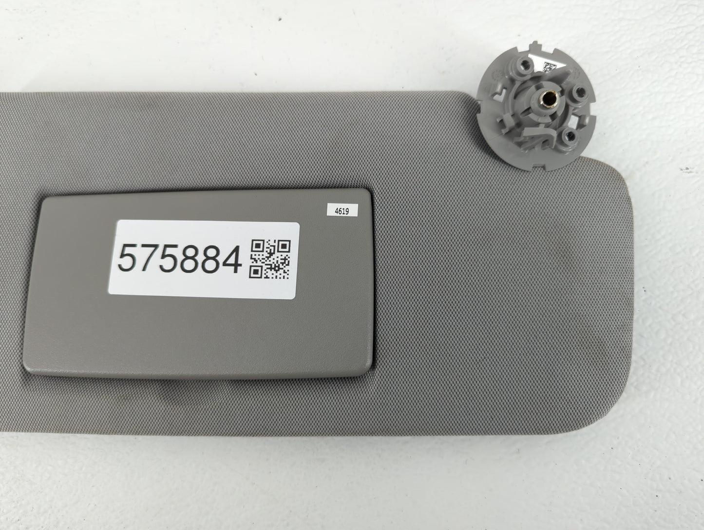 2017-2021 Chevrolet Trax Sun Visor Shade Replacement Passenger Right Mirror Fits Fits 2017 2018 2019 2020 2021 OEM Used Auto