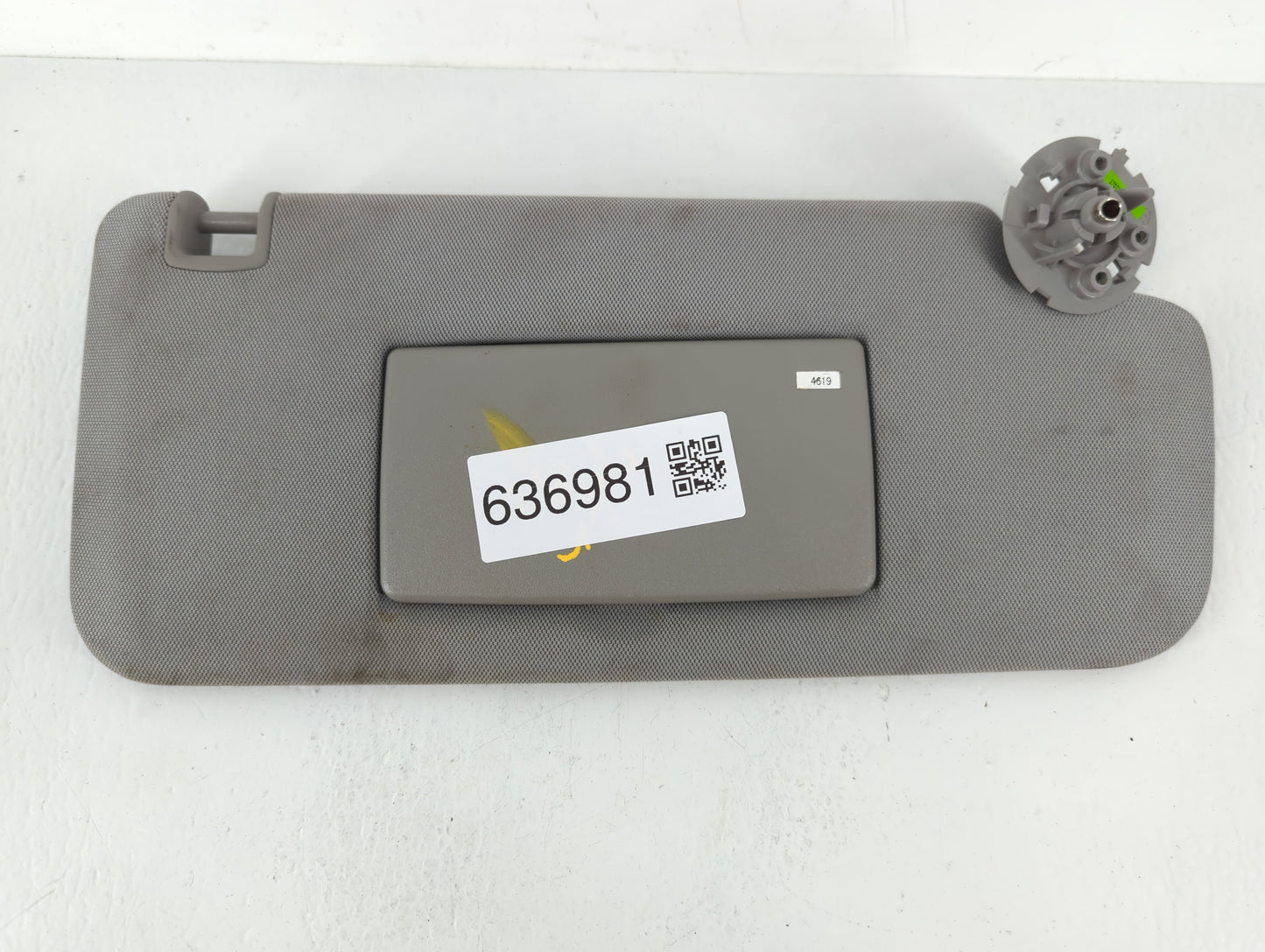 2017-2021 Chevrolet Trax Sun Visor Shade Replacement Passenger Right Mirror Fits Fits 2017 2018 2019 2020 2021 OEM Used Auto