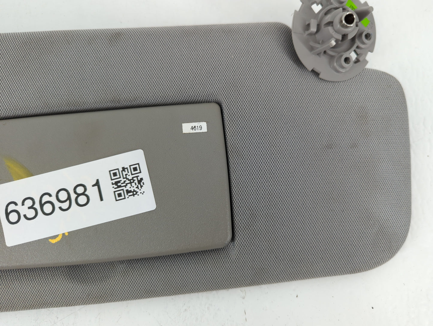 2017-2021 Chevrolet Trax Sun Visor Shade Replacement Passenger Right Mirror Fits Fits 2017 2018 2019 2020 2021 OEM Used Auto