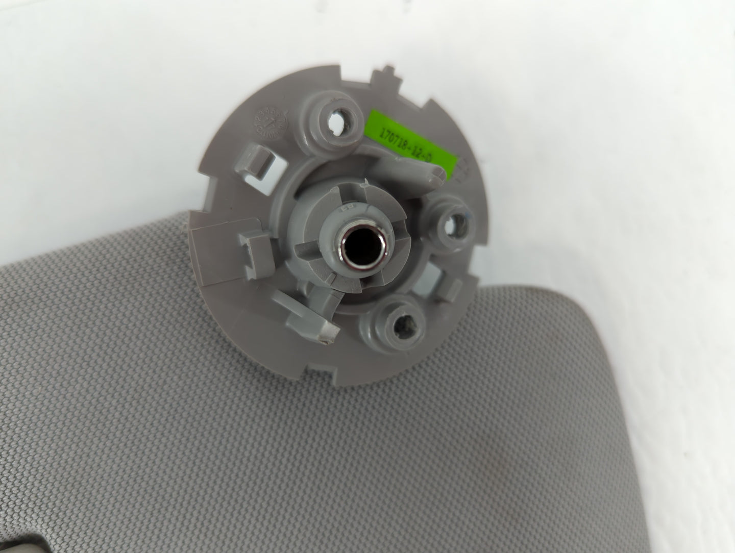 2017-2021 Chevrolet Trax Sun Visor Shade Replacement Passenger Right Mirror Fits Fits 2017 2018 2019 2020 2021 OEM Used Auto