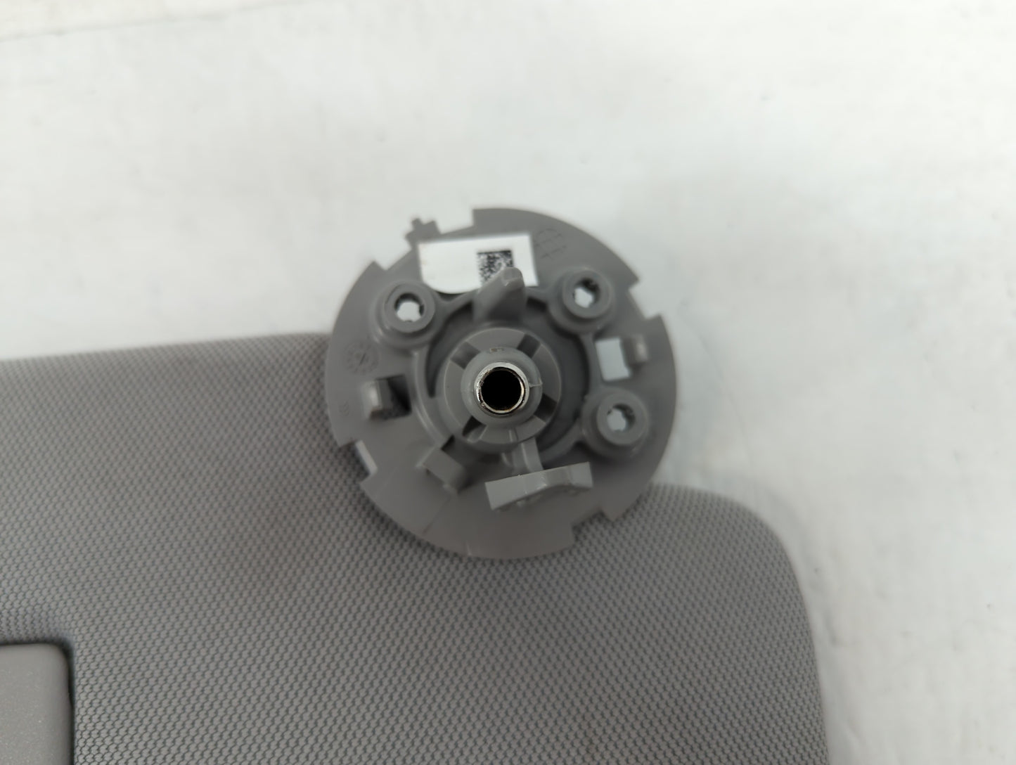 2017-2021 Chevrolet Trax Sun Visor Shade Replacement Passenger Right Mirror Fits Fits 2017 2018 2019 2020 2021 OEM Used Auto