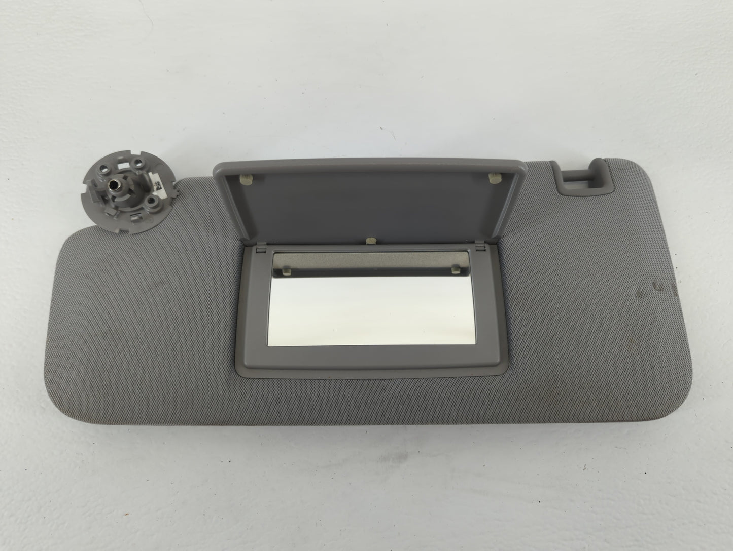 2017-2021 Chevrolet Trax Sun Visor Shade Replacement Driver Left Mirror Fits Fits 2017 2018 2019 2020 2021 OEM Used Auto Par