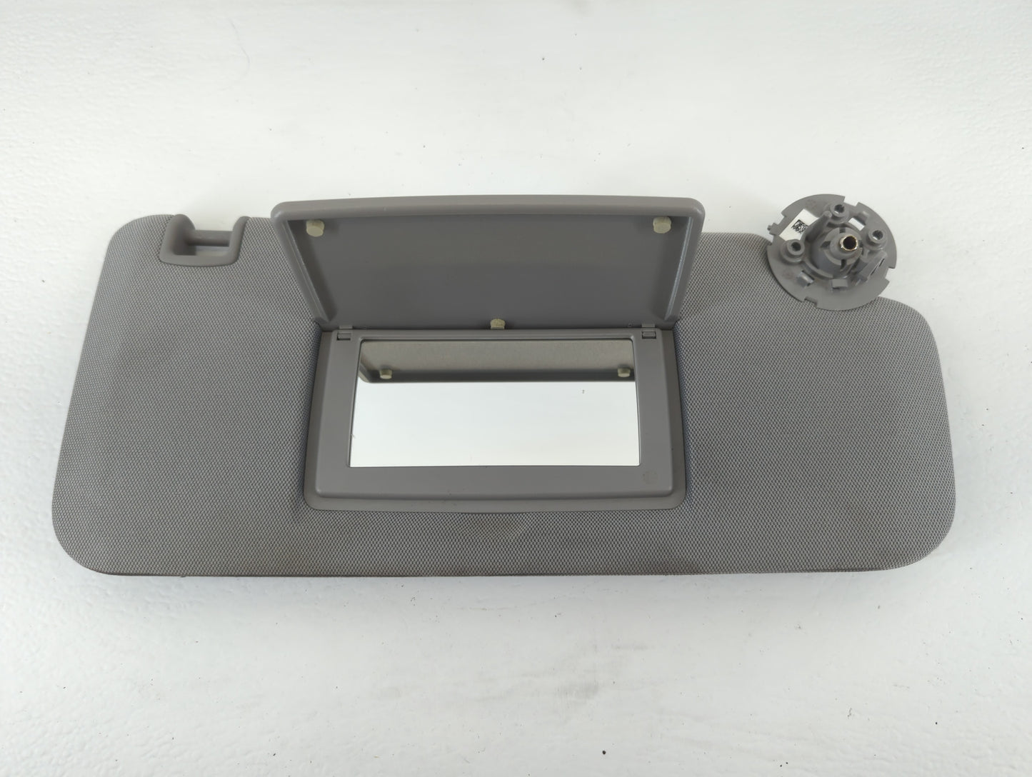 2017-2021 Chevrolet Trax Sun Visor Shade Replacement Passenger Right Mirror Fits Fits 2017 2018 2019 2020 2021 OEM Used Auto