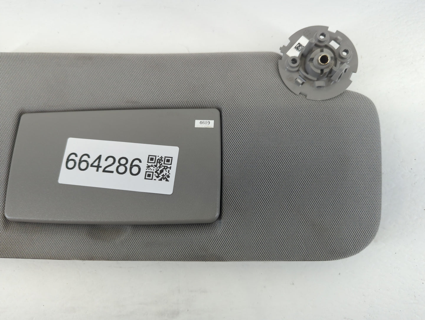 2017-2021 Chevrolet Trax Sun Visor Shade Replacement Passenger Right Mirror Fits Fits 2017 2018 2019 2020 2021 OEM Used Auto